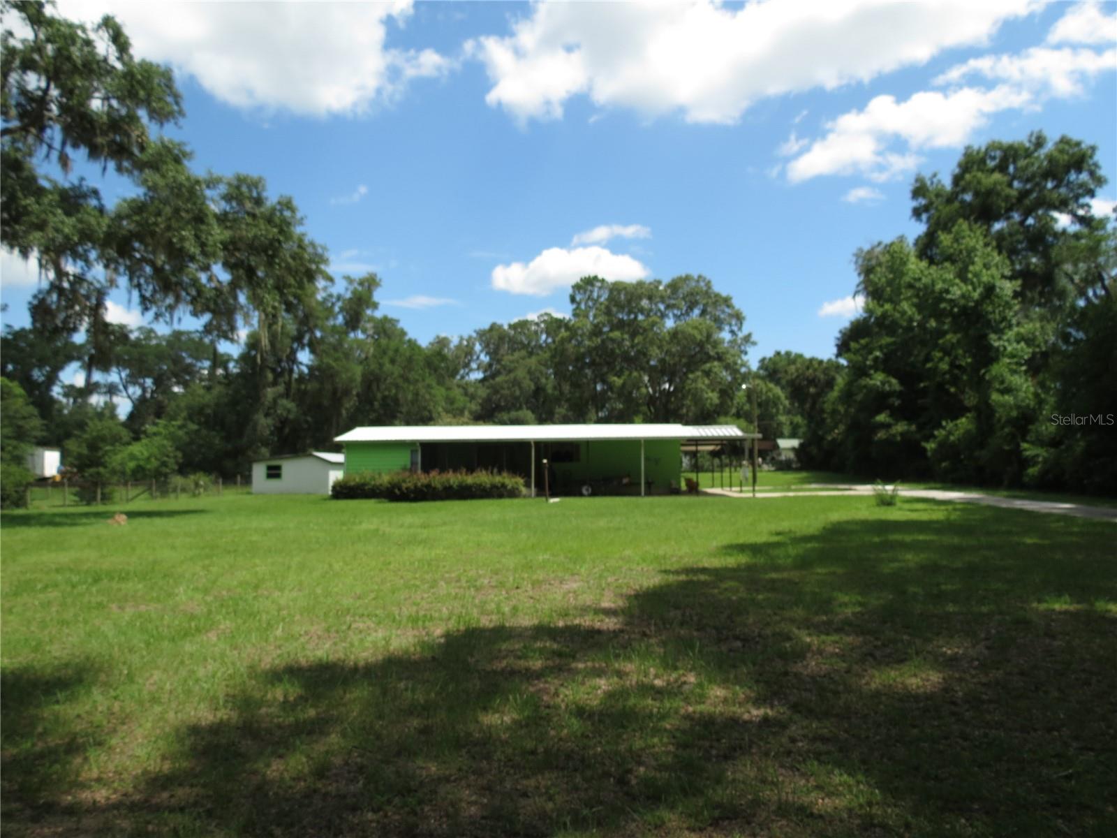 8545 S Magnolia Ave Property Photo 3