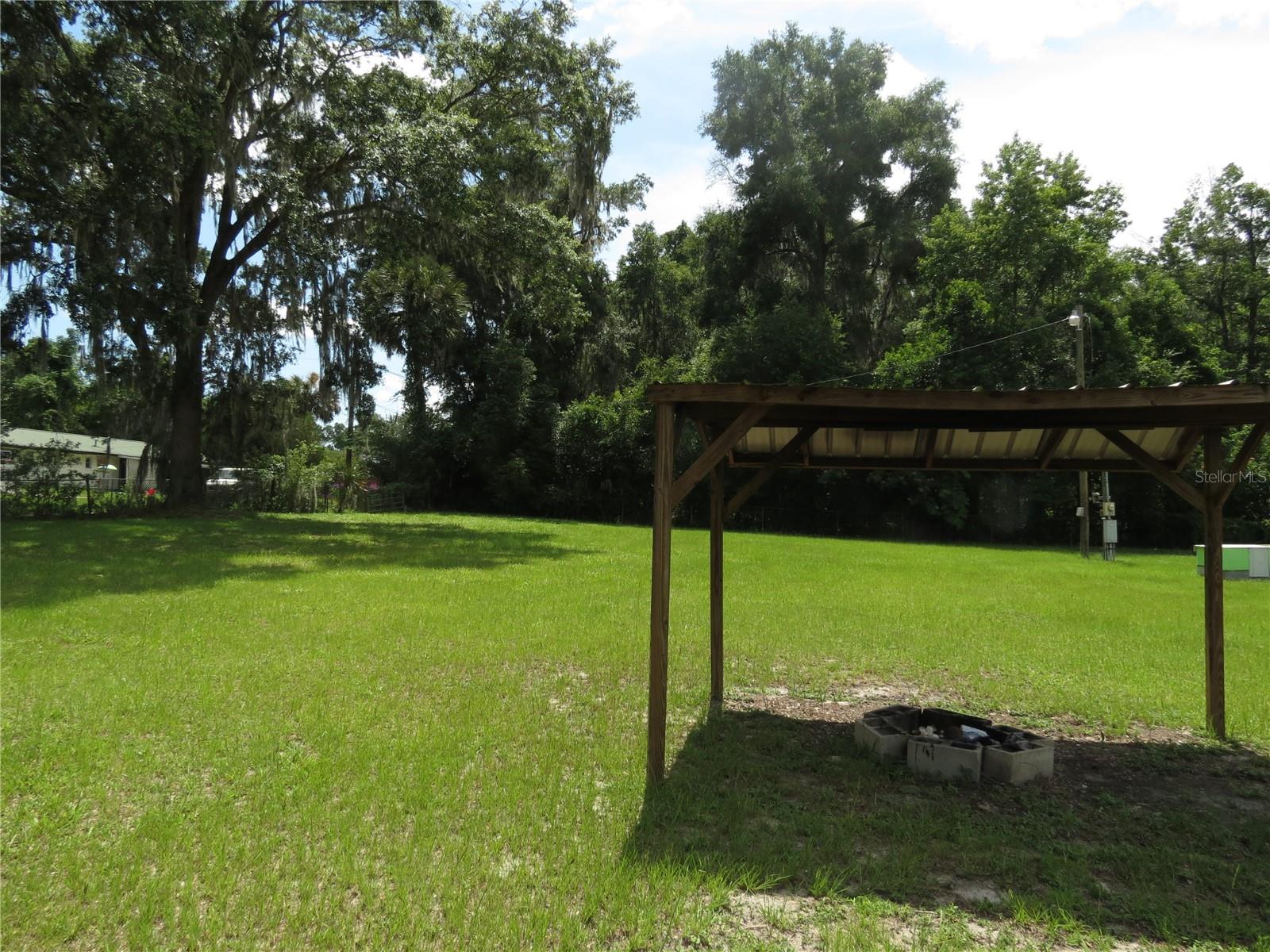 8545 S Magnolia Ave Property Photo 10