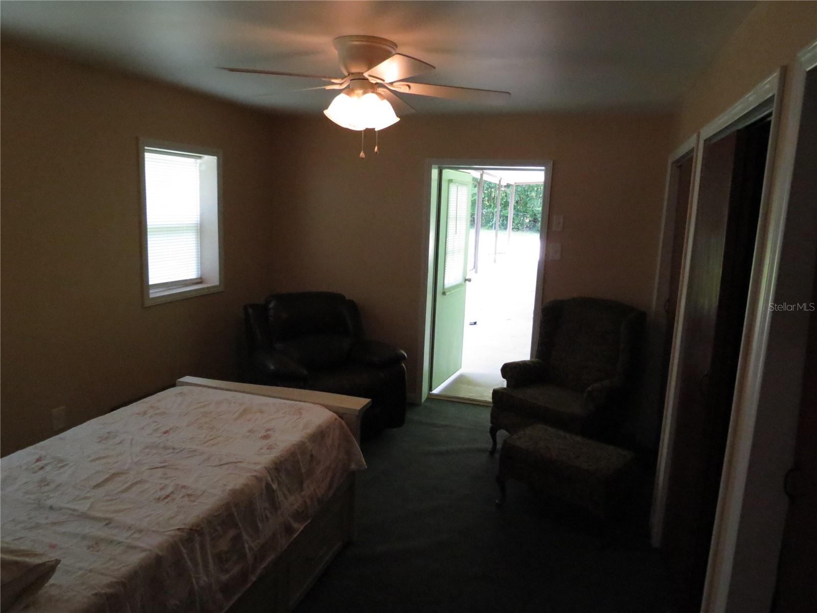 8545 S Magnolia Ave Property Photo 14