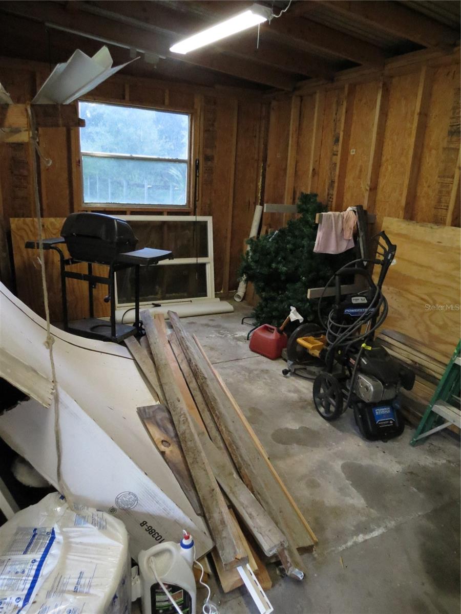 8545 S Magnolia Ave Property Photo 22