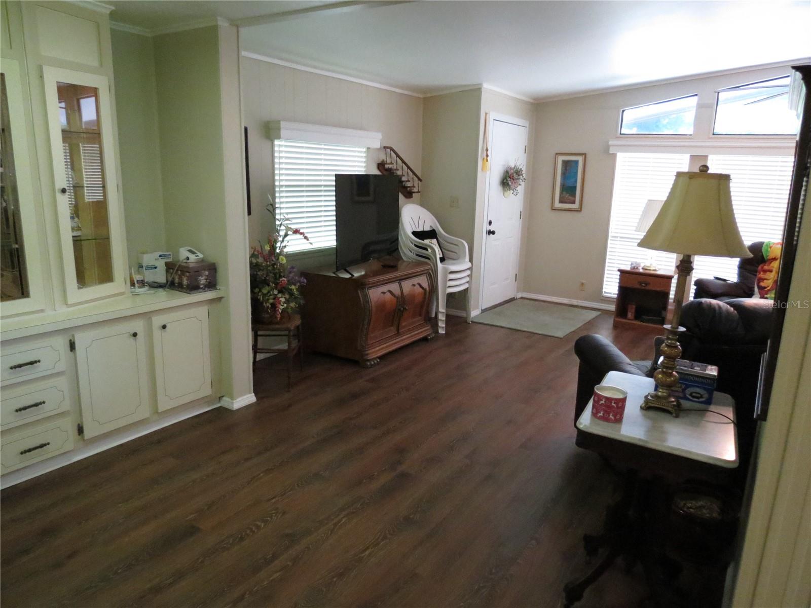 8545 S Magnolia Ave Property Photo 25