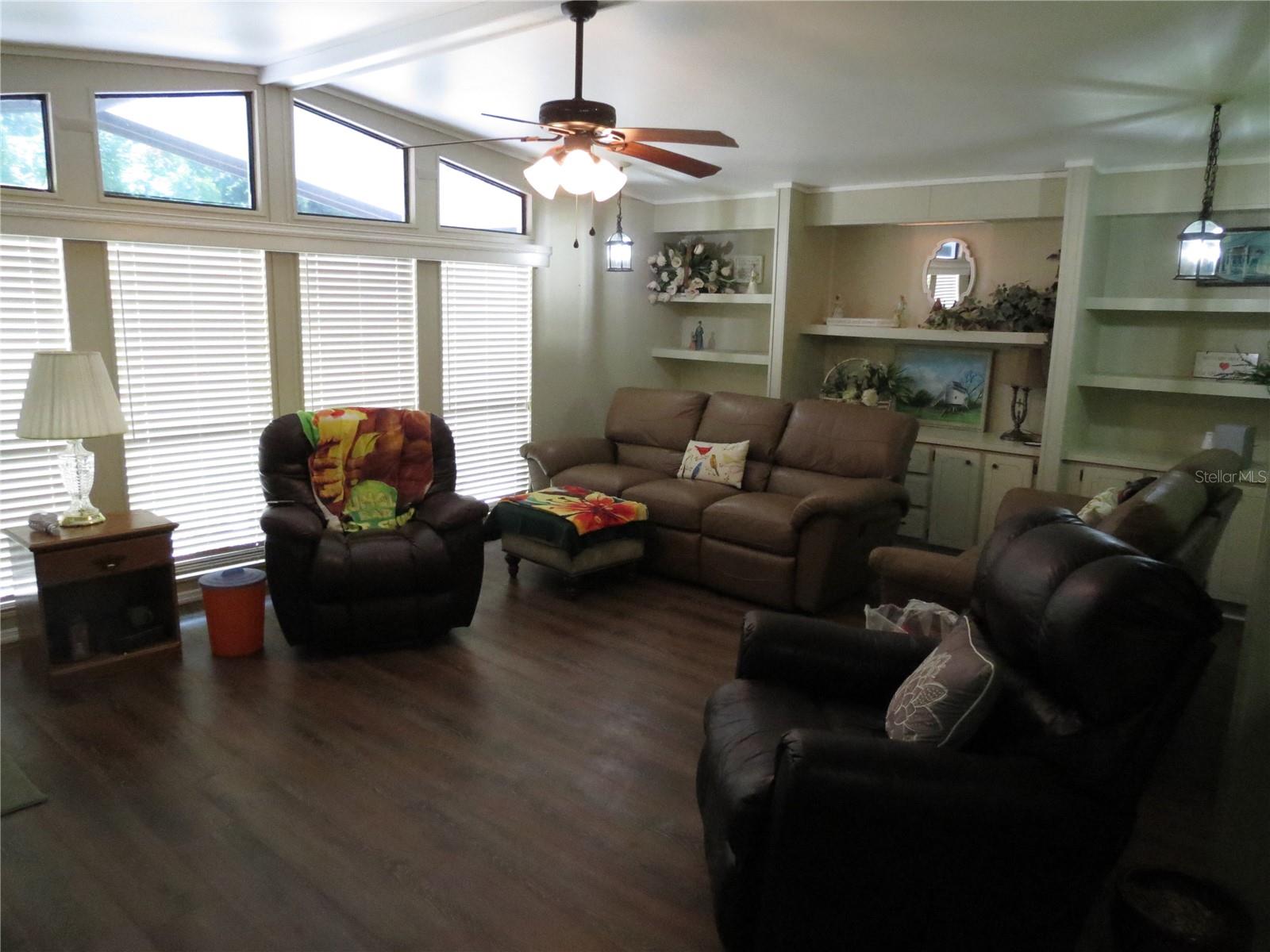 8545 S Magnolia Ave Property Photo 26