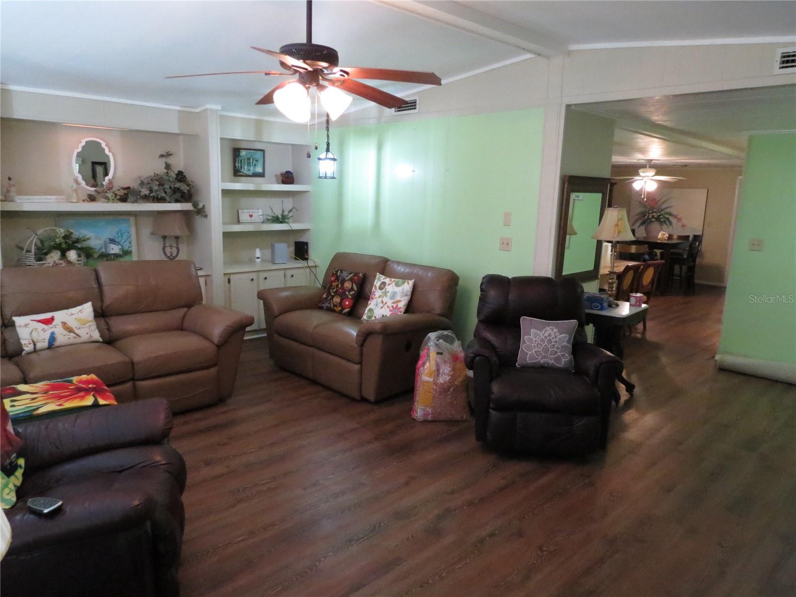 8545 S Magnolia Ave Property Photo 27