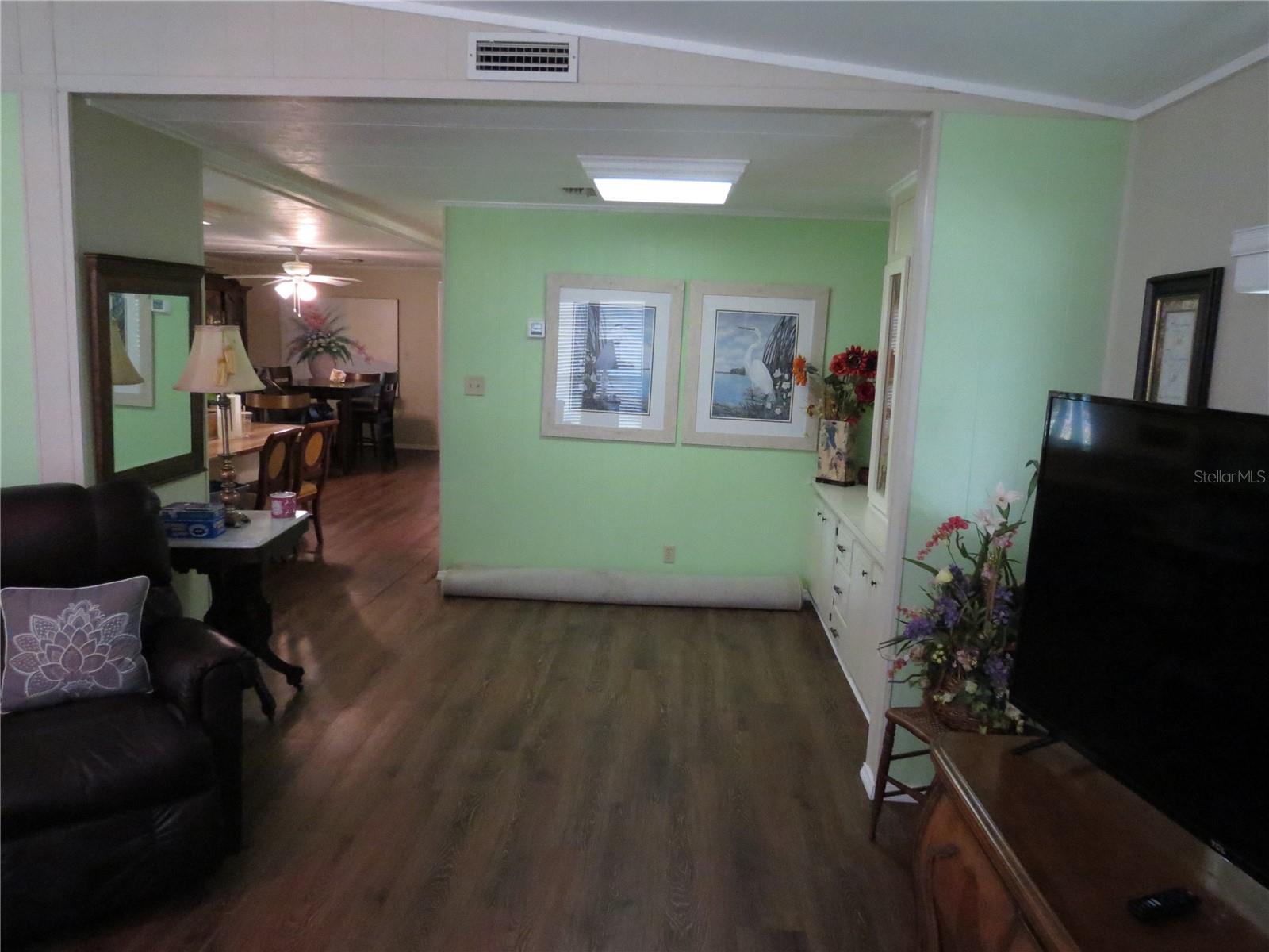 8545 S Magnolia Ave Property Photo 28