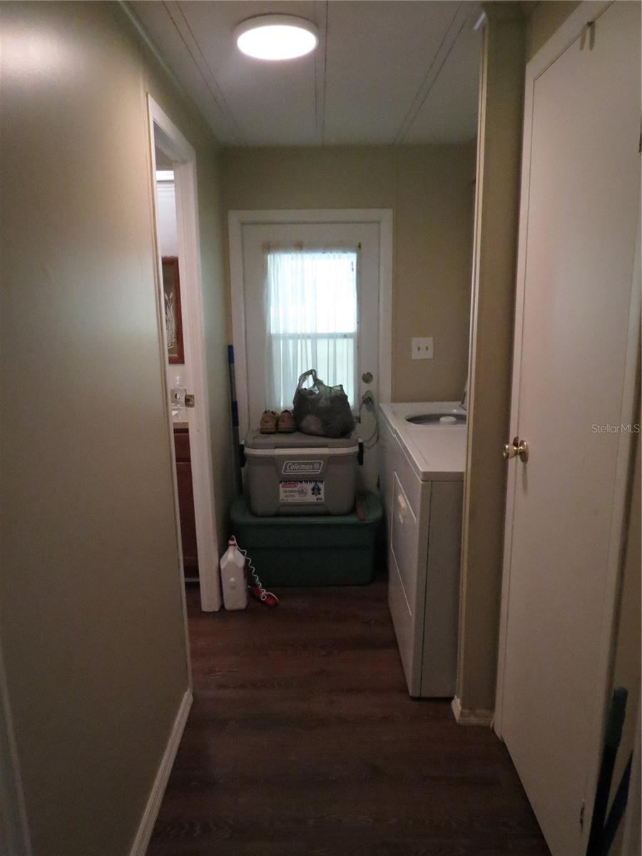 8545 S Magnolia Ave Property Photo 32