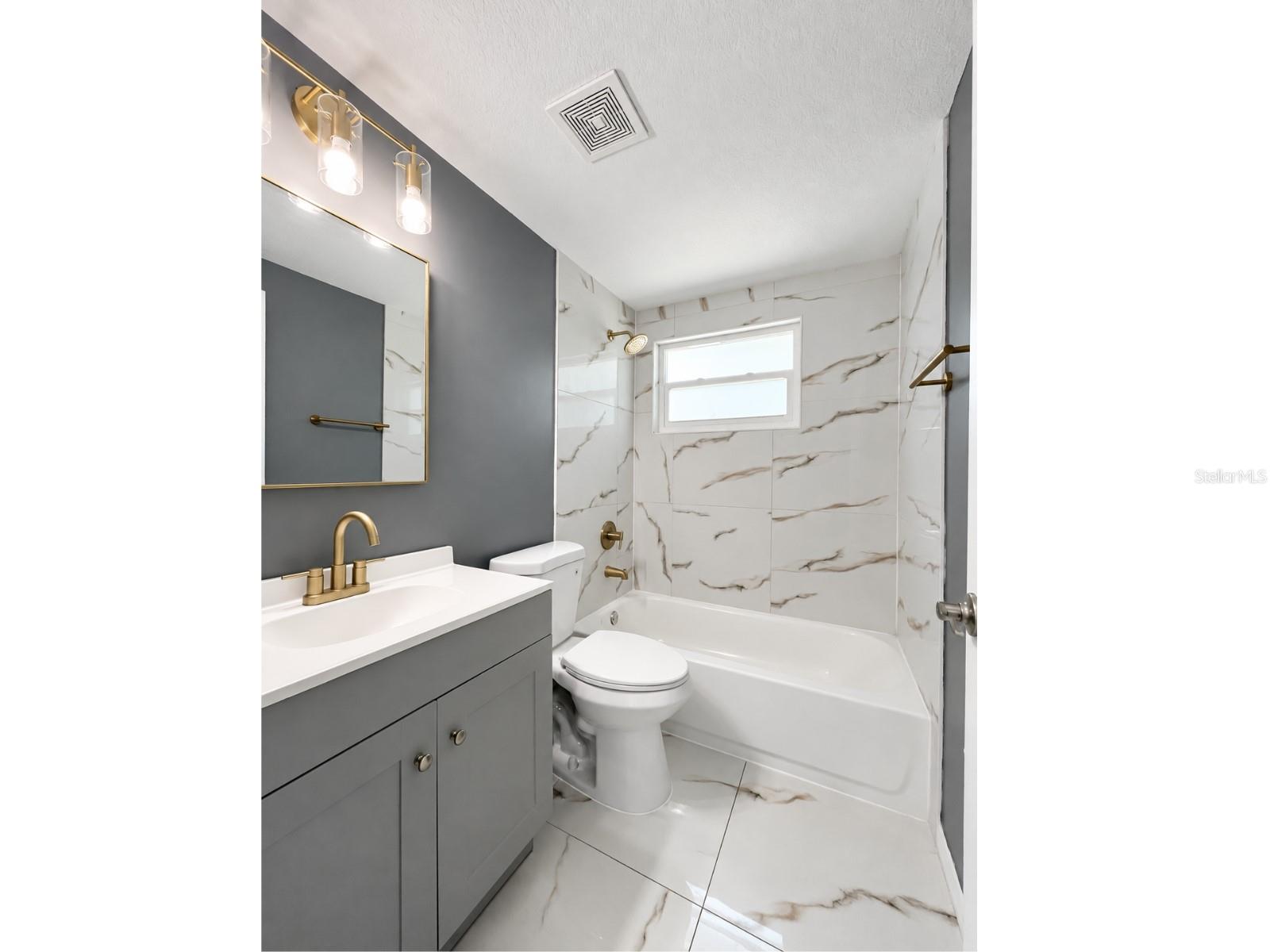 4457 Terry Loop Property Photo 13