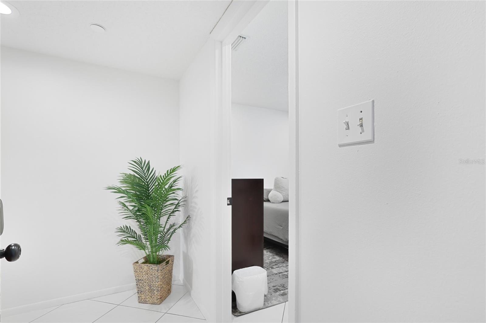 2780 N Riverside Dr #502 Property Photo 12