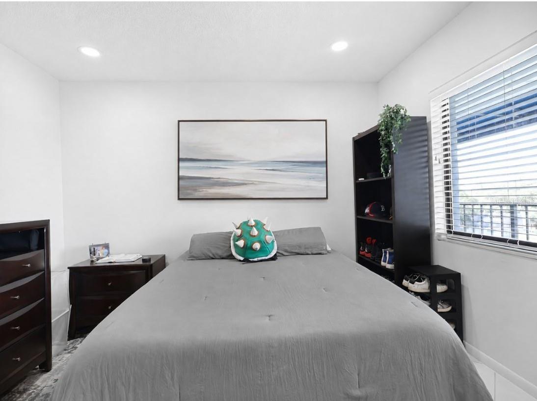 2780 N Riverside Dr #502 Property Photo 15