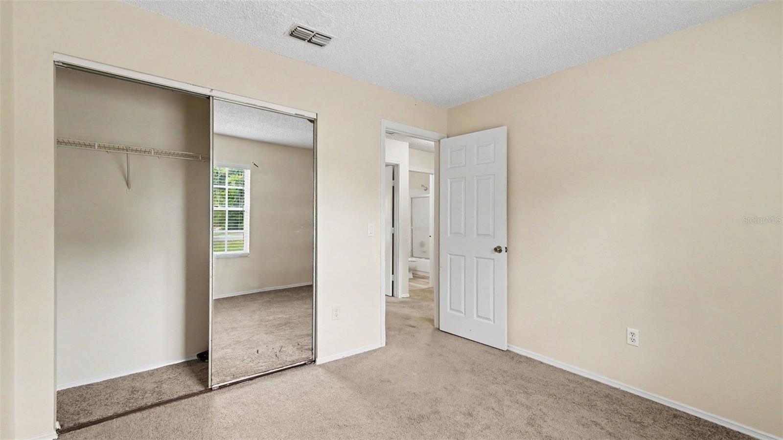 206 Oak Cir Property Photo 14