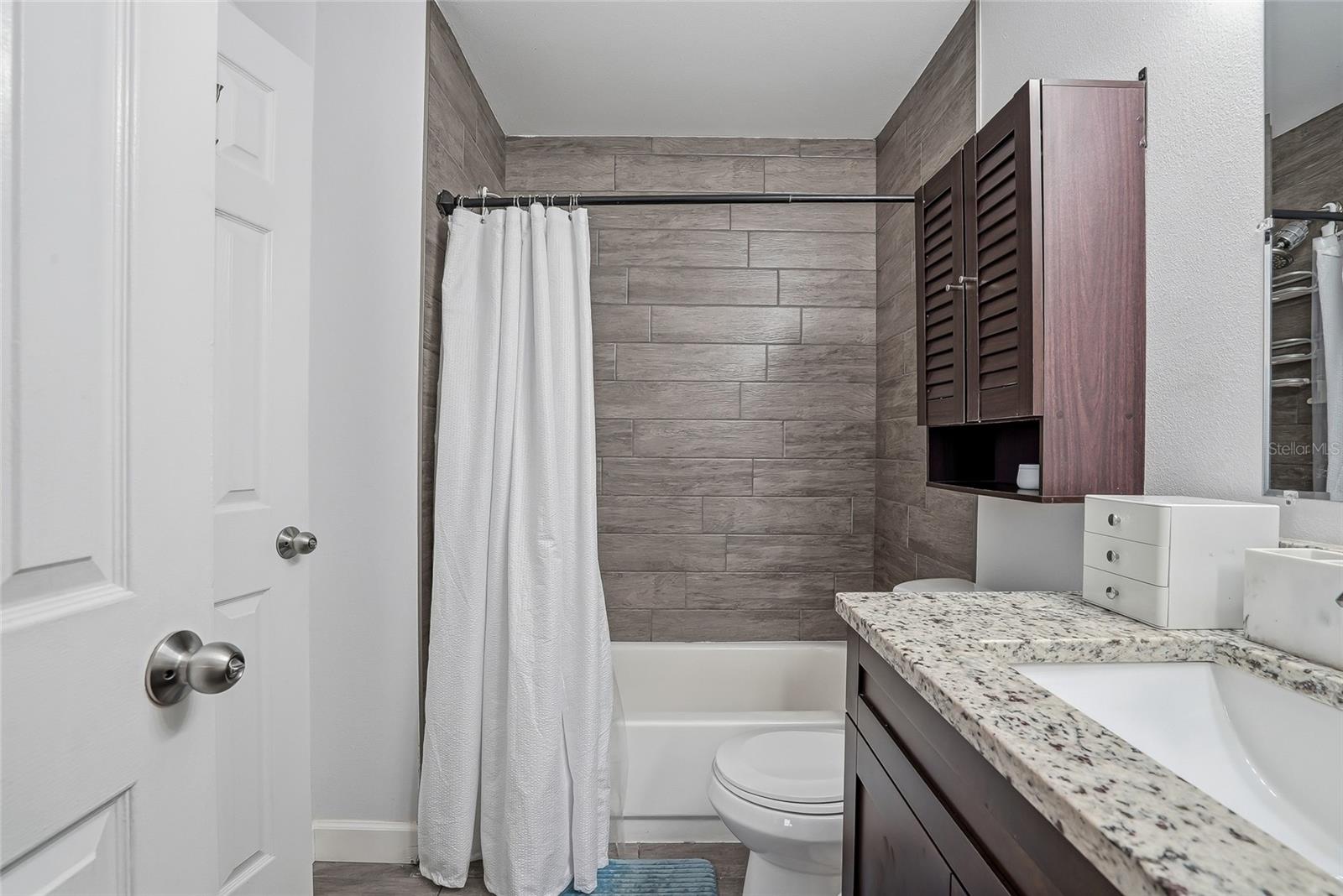 2209 Fletchers Point Cir Property Photo 25