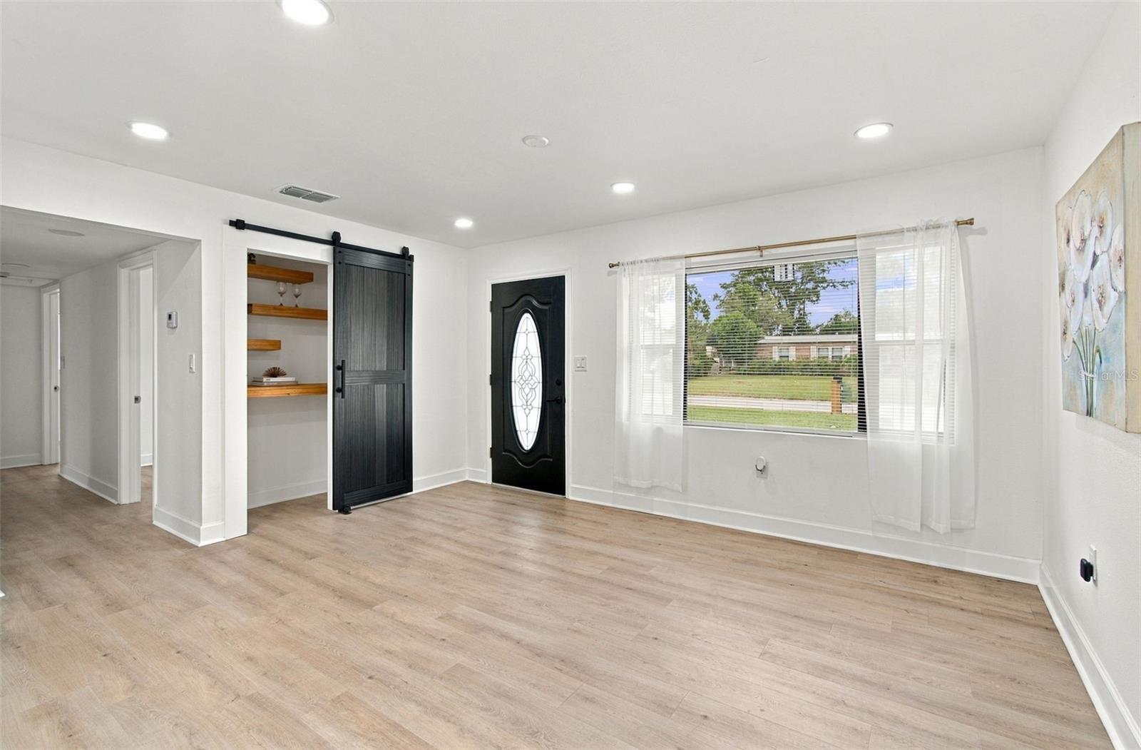 1702 W Johnston Ave Property Photo 12