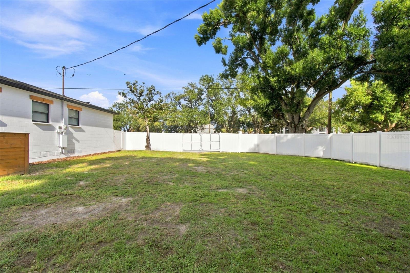 1702 W Johnston Ave Property Photo 45