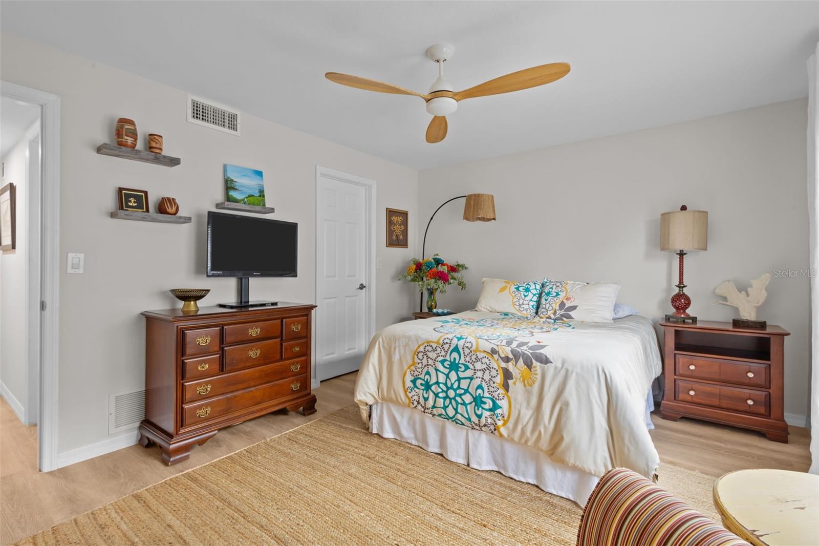 3021 Countryside Blvd #21a Property Photo 18