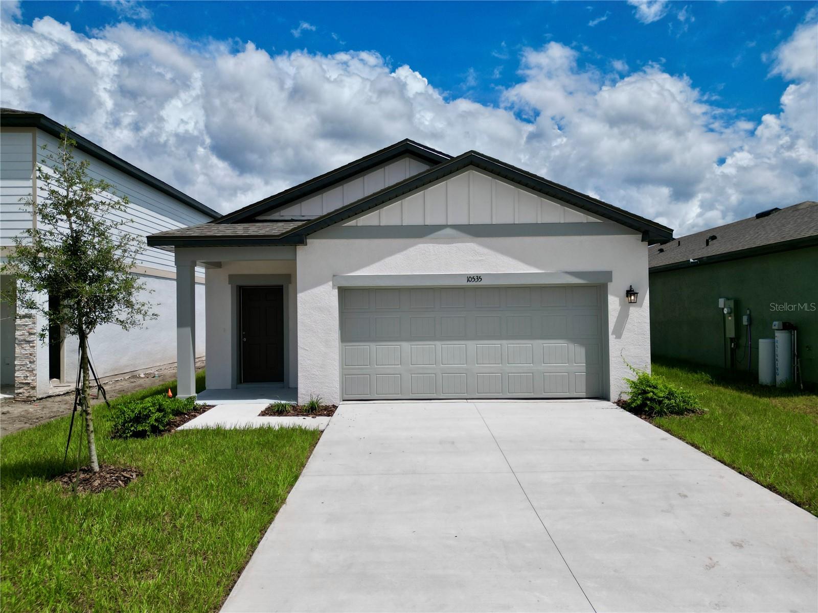 10535 CURVING CREEK LOOP Property Photo 1