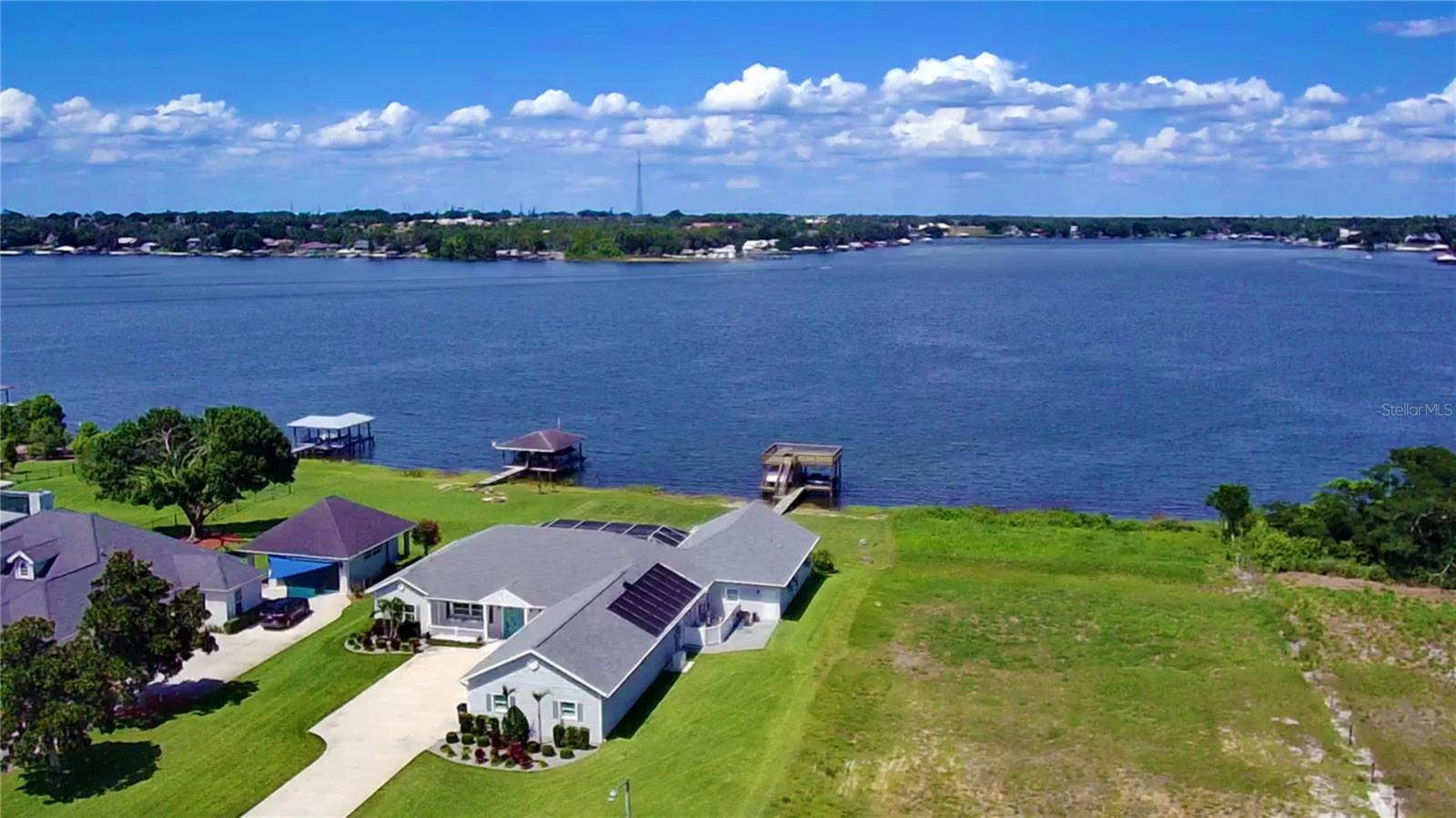 466 Sunset Pointe Dr Property Photo 5