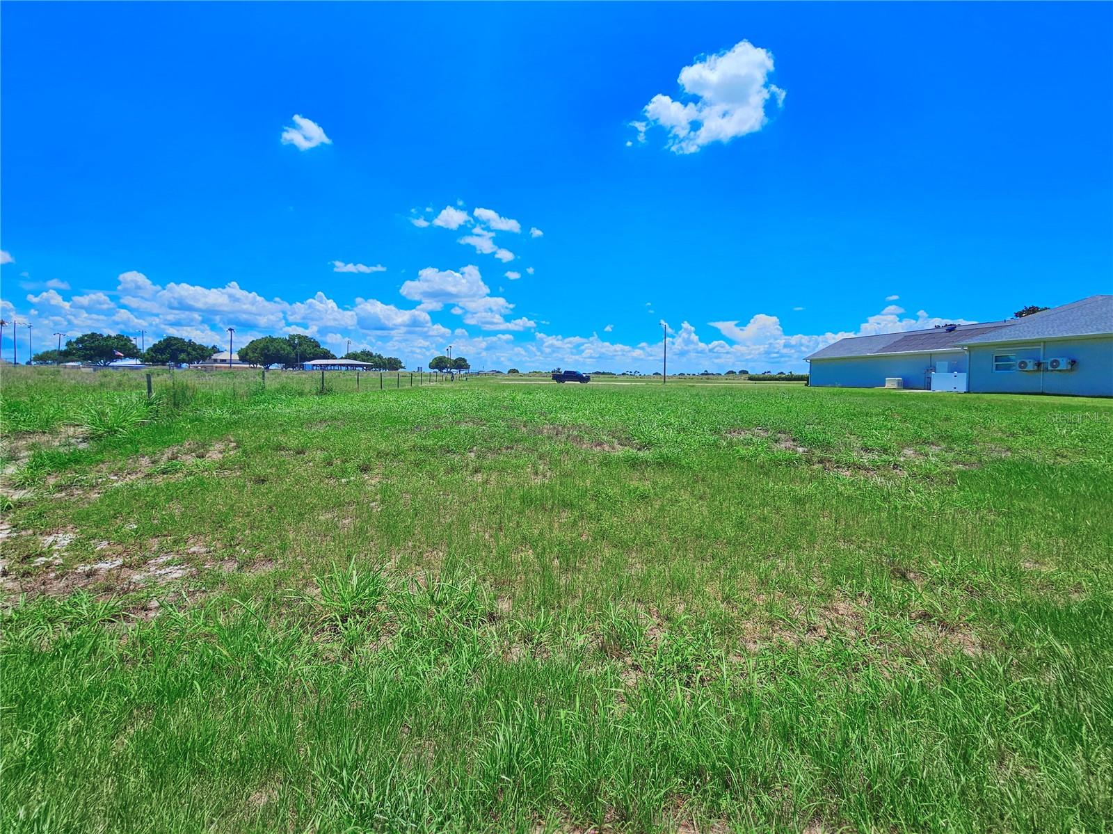 466 Sunset Pointe Dr Property Photo 7