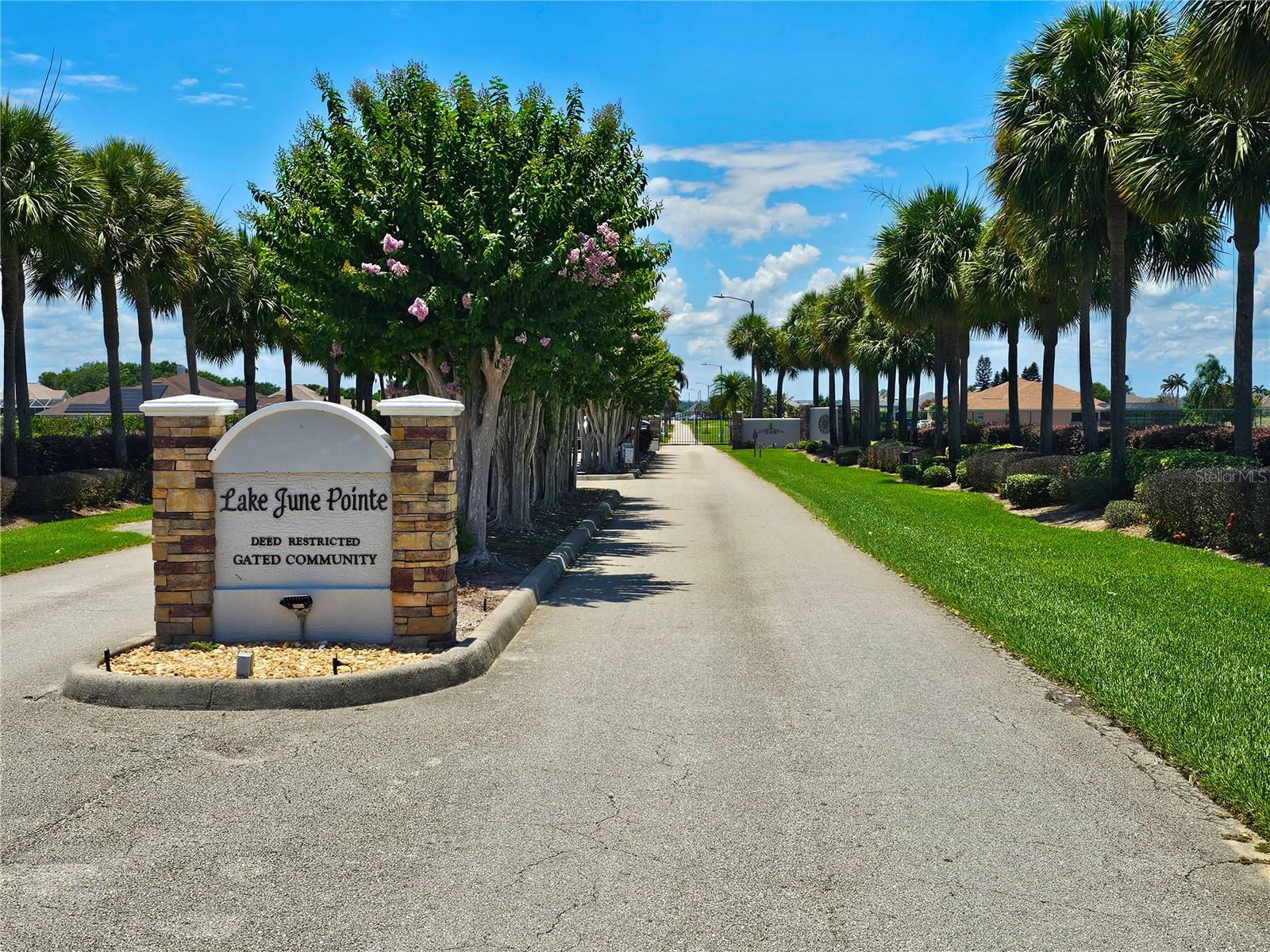 466 Sunset Pointe Dr Property Photo 10
