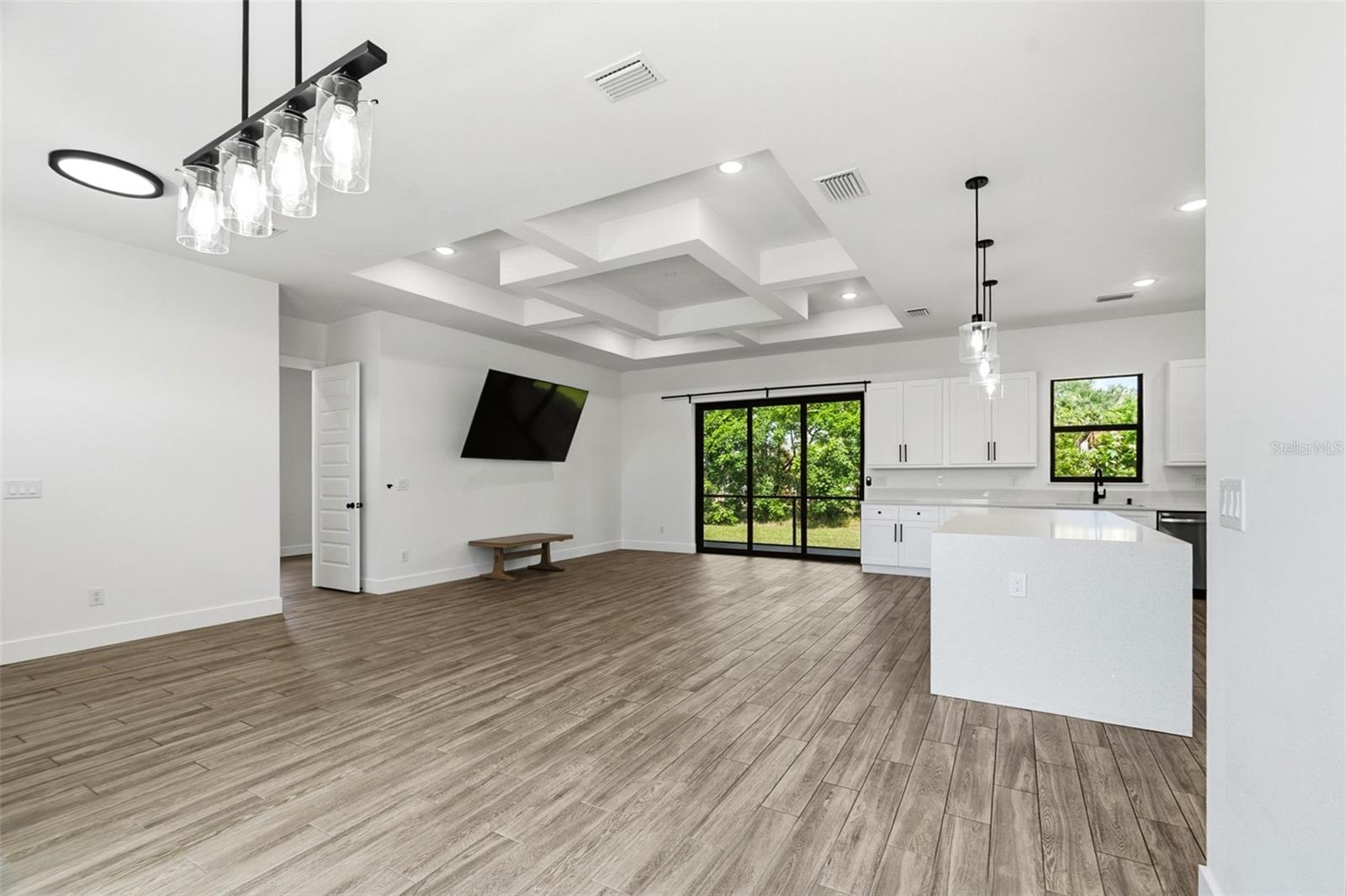 9487 Rosebud Cir Property Photo 6
