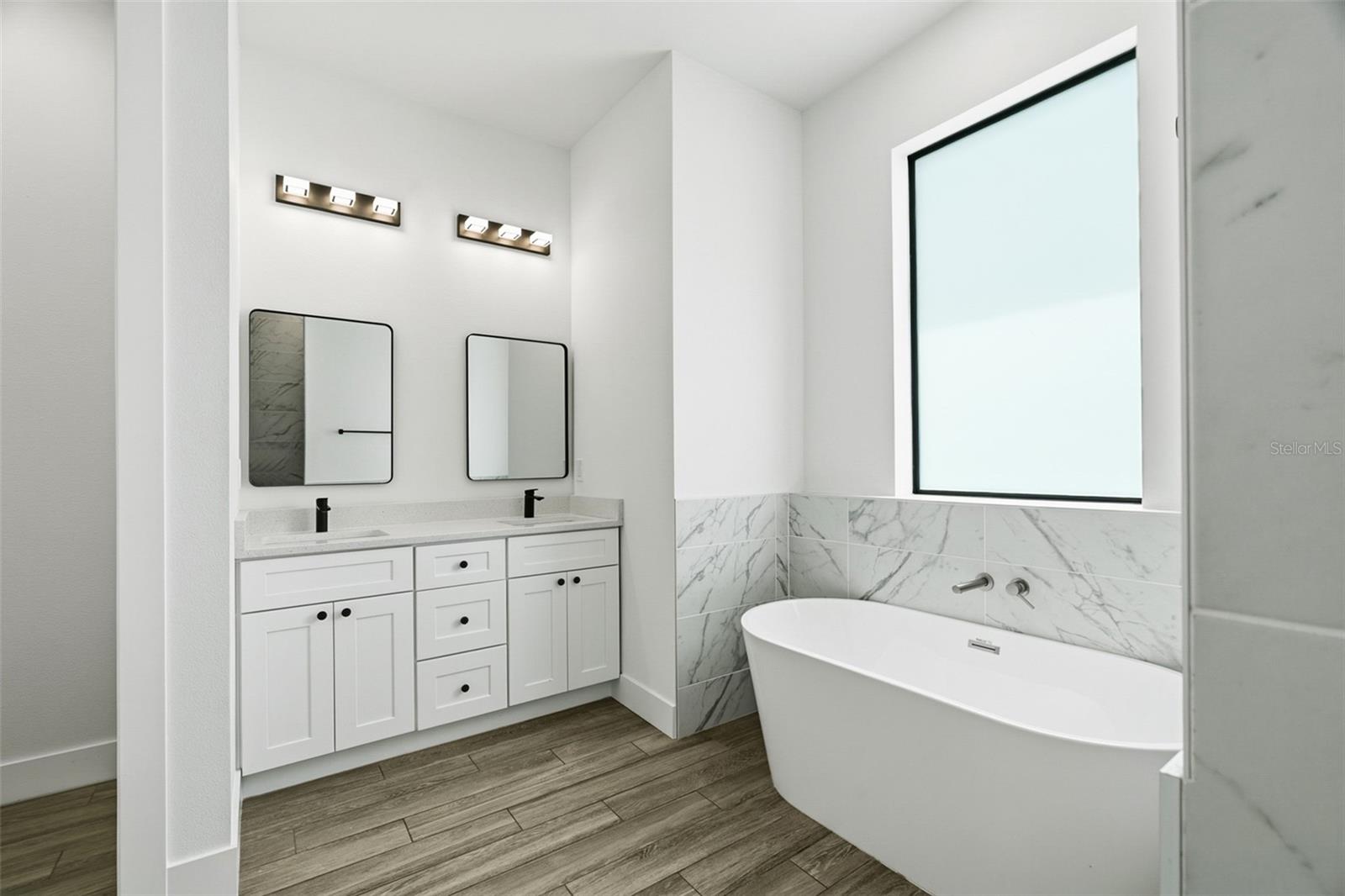 9487 Rosebud Cir Property Photo 17