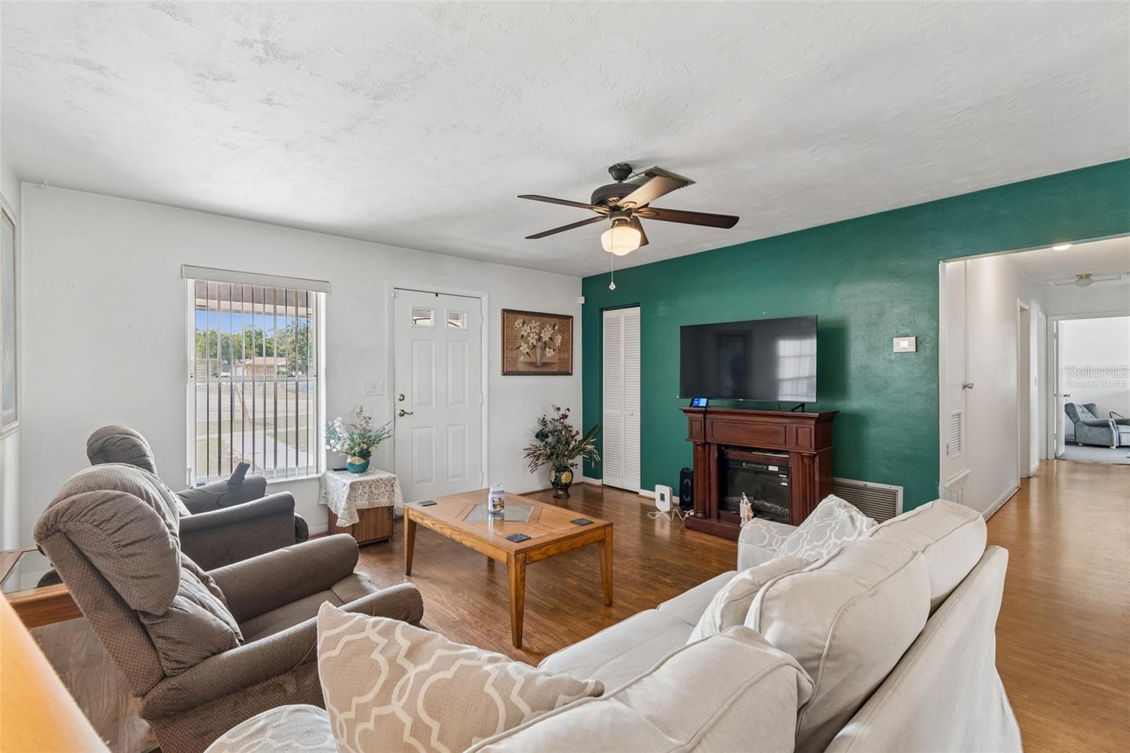 6395 Treehaven Dr Property Photo 4
