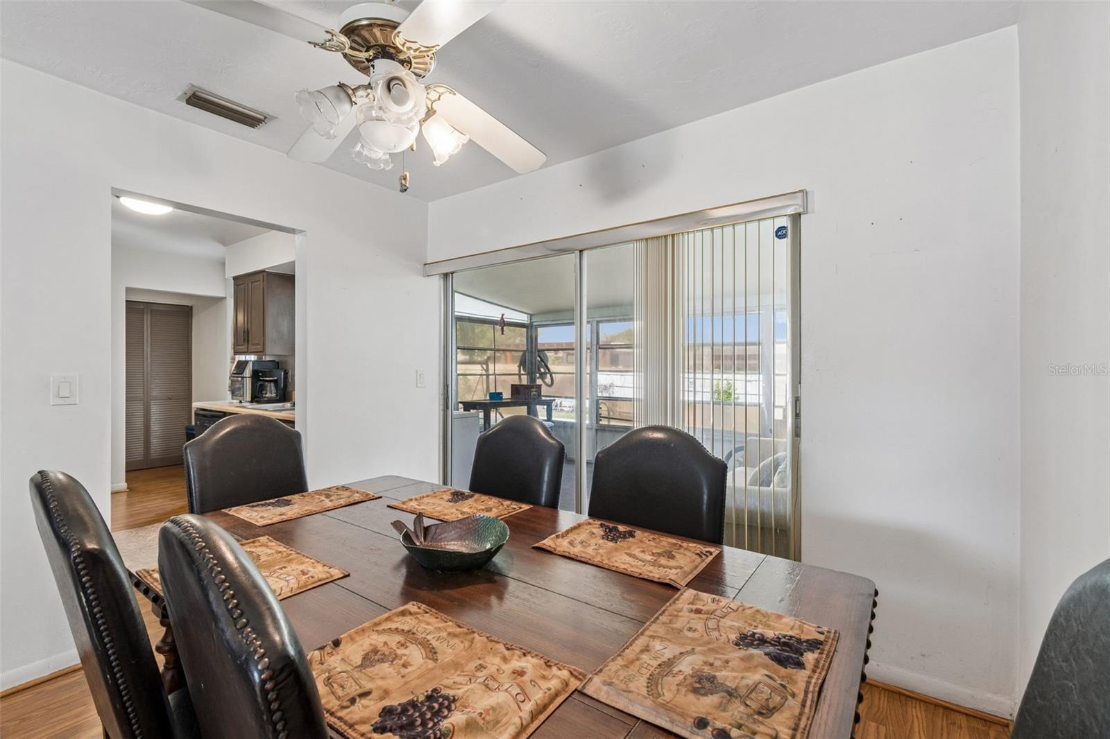 6395 Treehaven Dr Property Photo 6