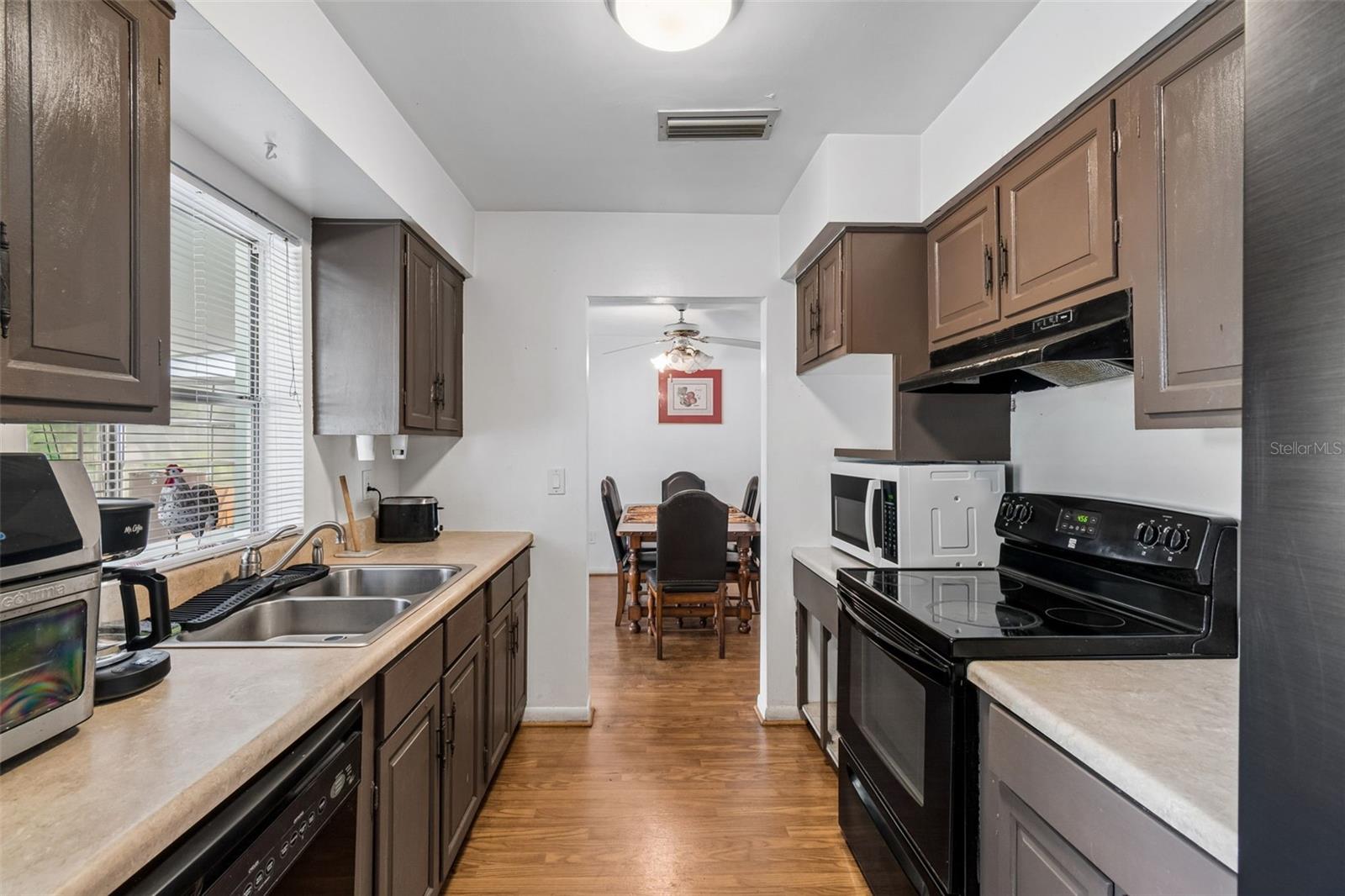 6395 Treehaven Dr Property Photo 8