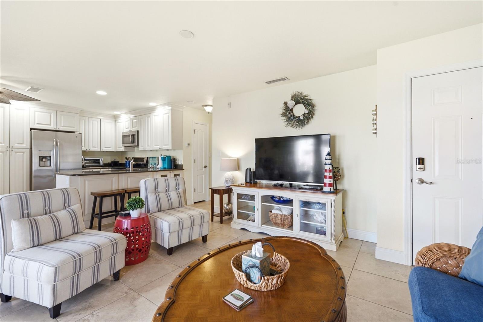 5191 Salmon Dr Se #b Property Photo 5