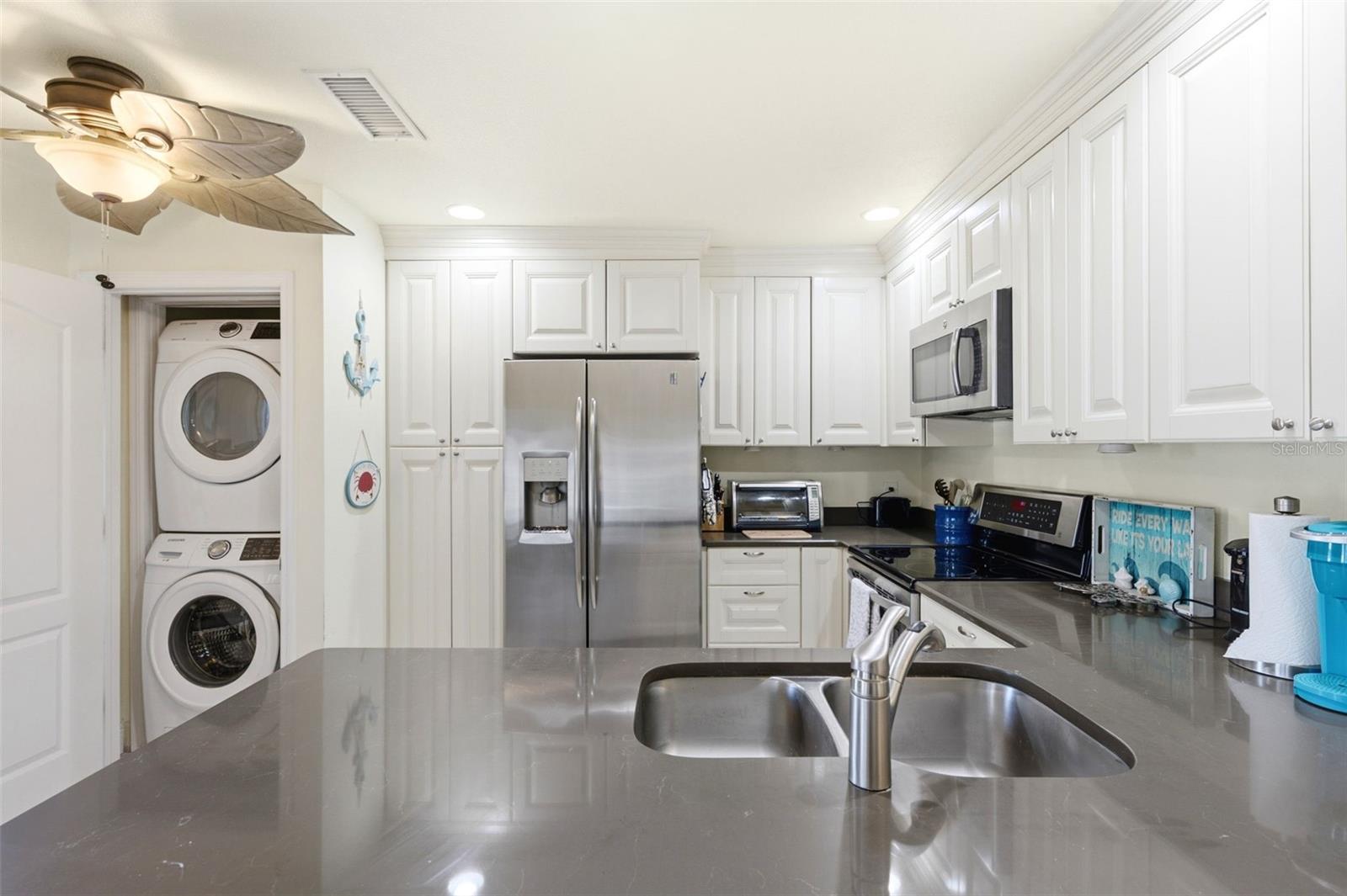 5191 Salmon Dr Se #b Property Photo 9
