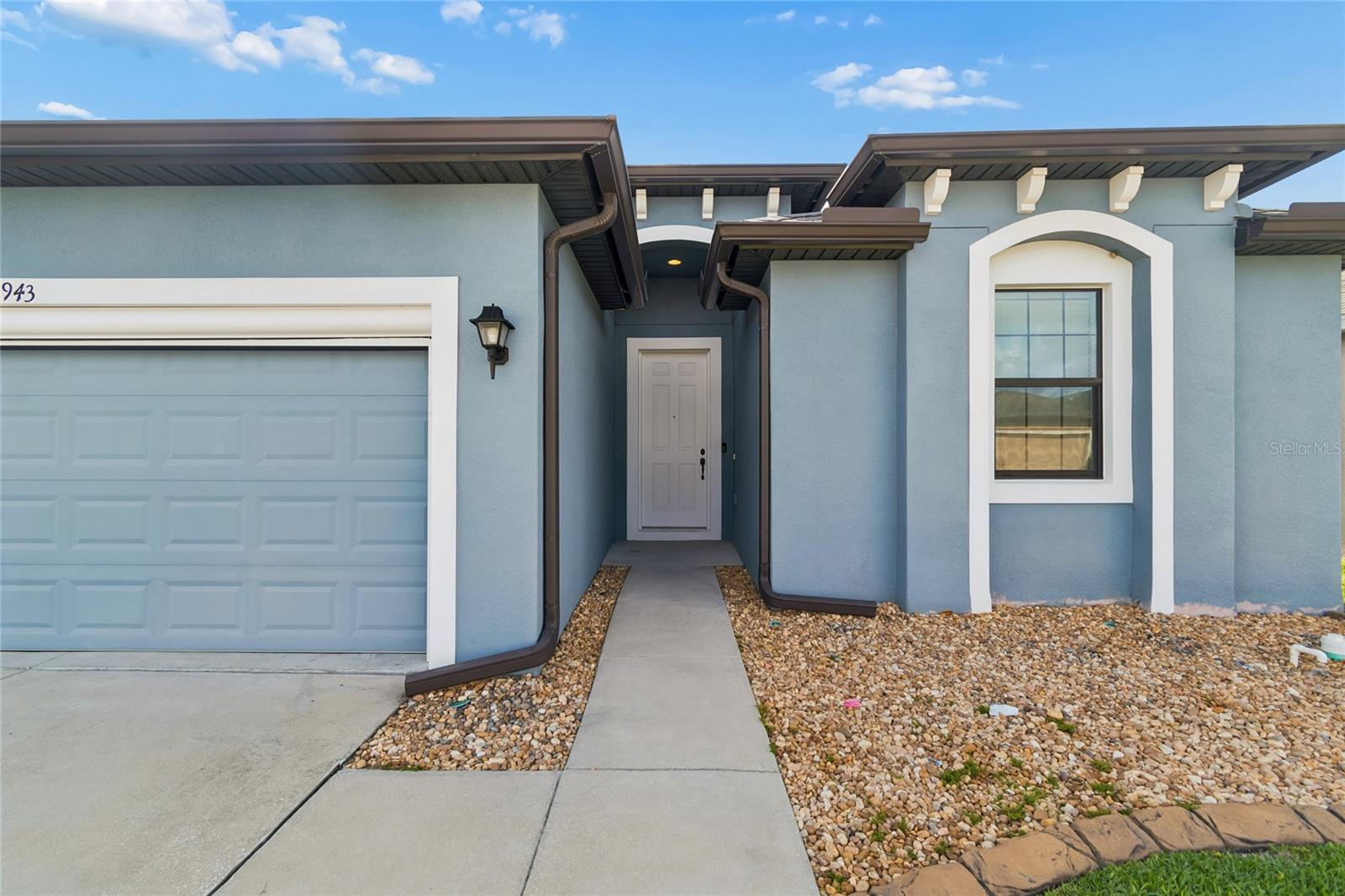 943 Old Windsor Way Property Photo 3