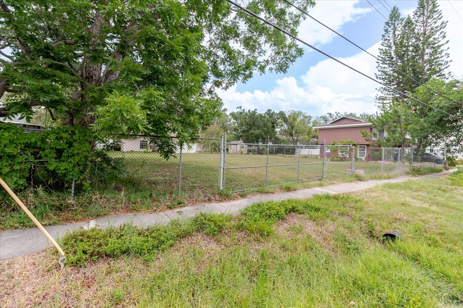 7208 S Sherrill Property Photo 4