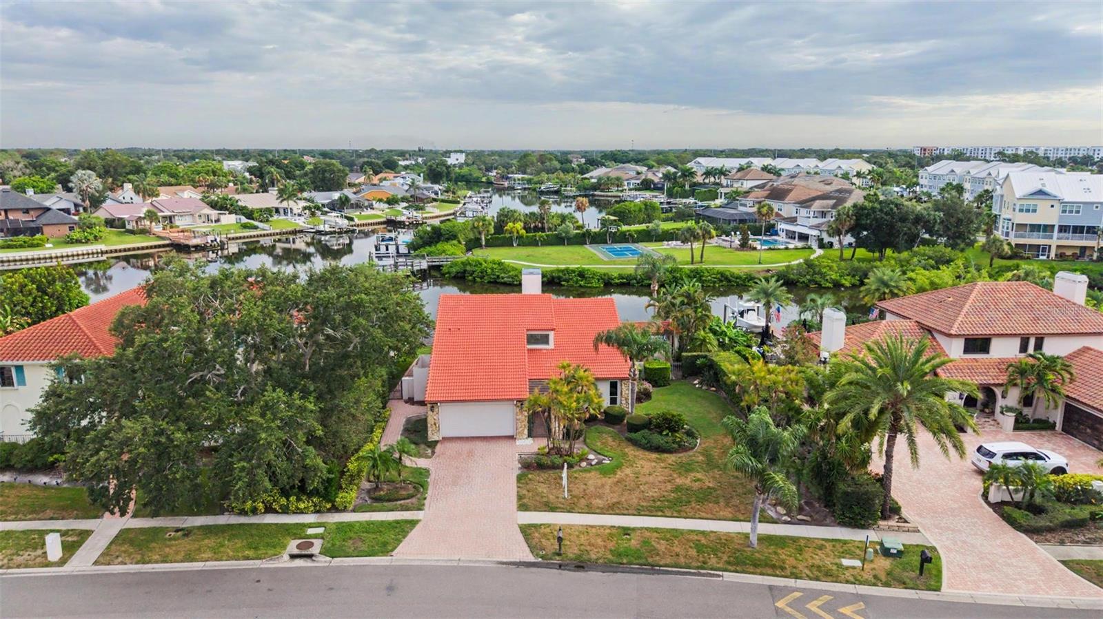 7011 Pelican Island Dr Property Photo 3