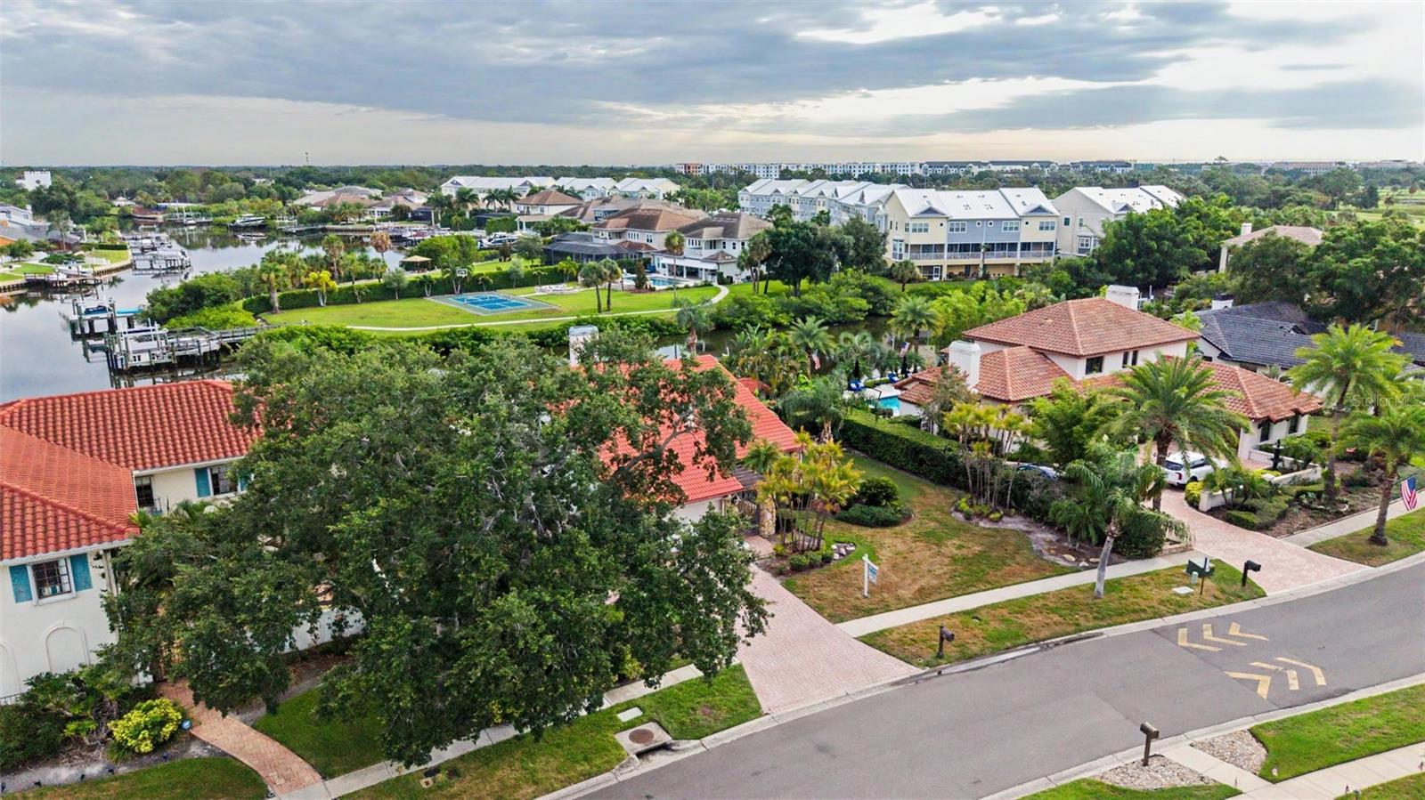 7011 Pelican Island Dr Property Photo 4