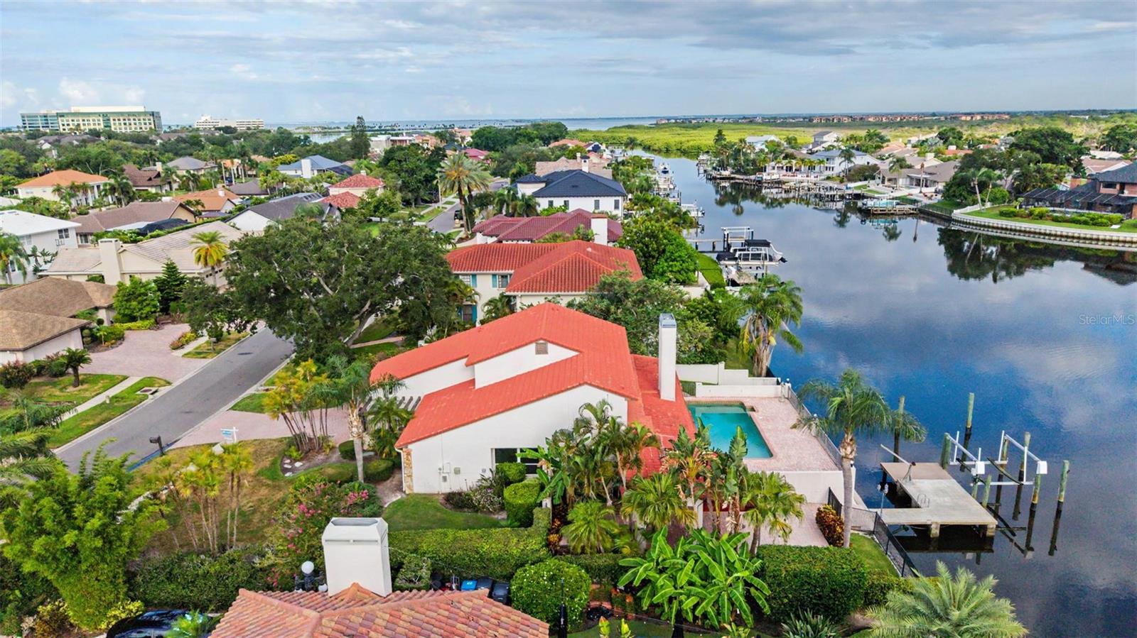 7011 Pelican Island Dr Property Photo 5