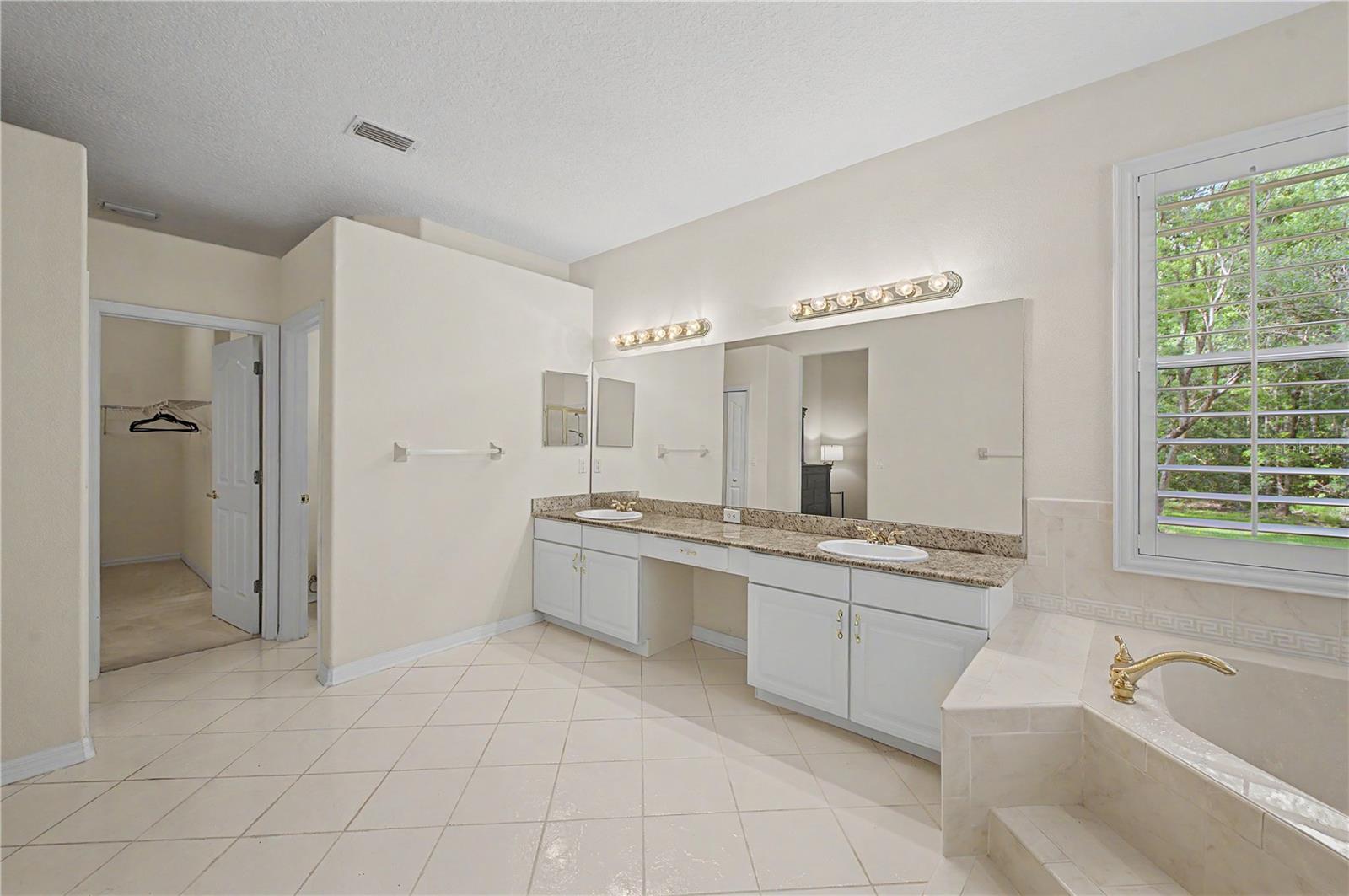 18615 Chemille Dr Property Photo 16