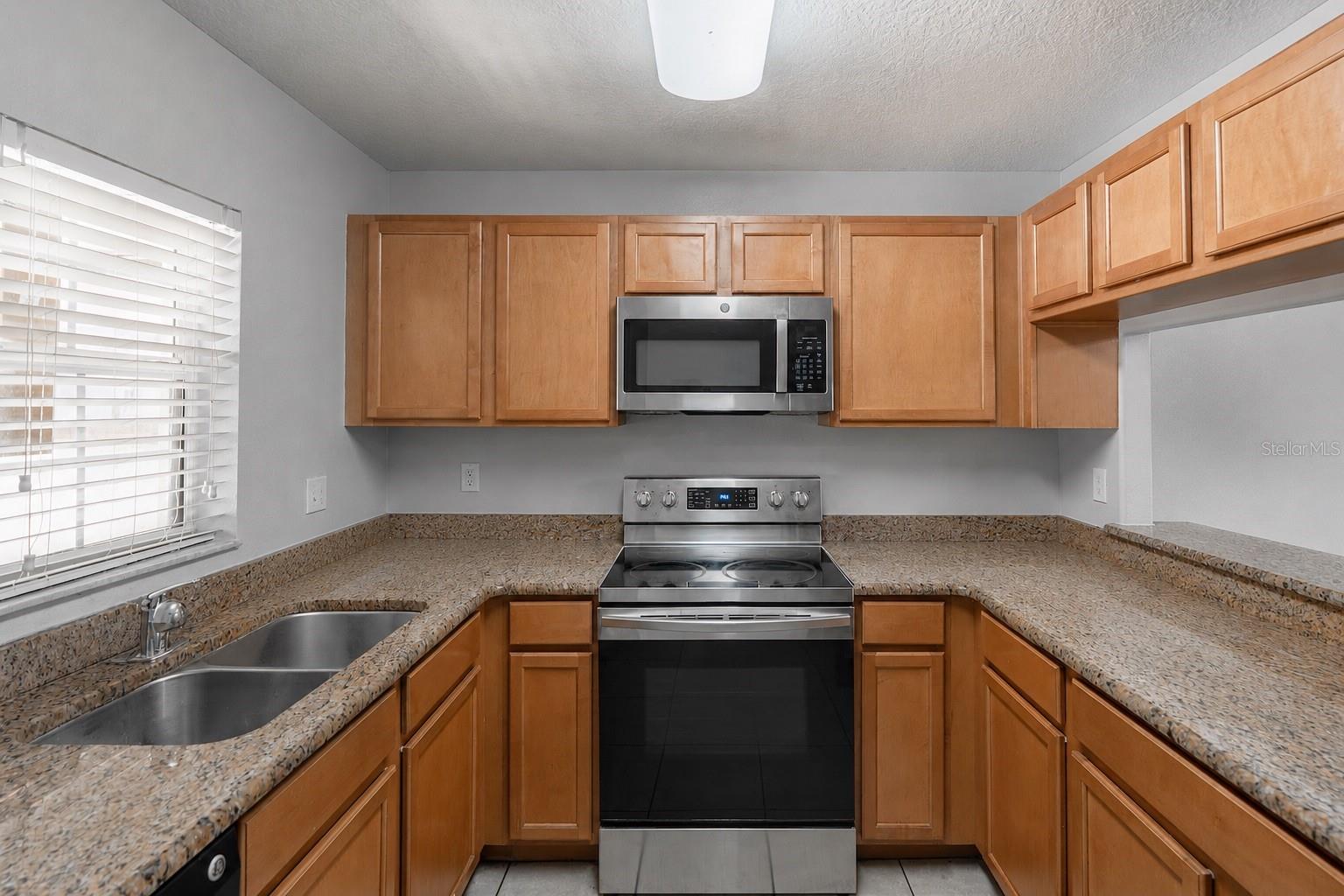 10928 Keys Gate Dr Property Photo 7