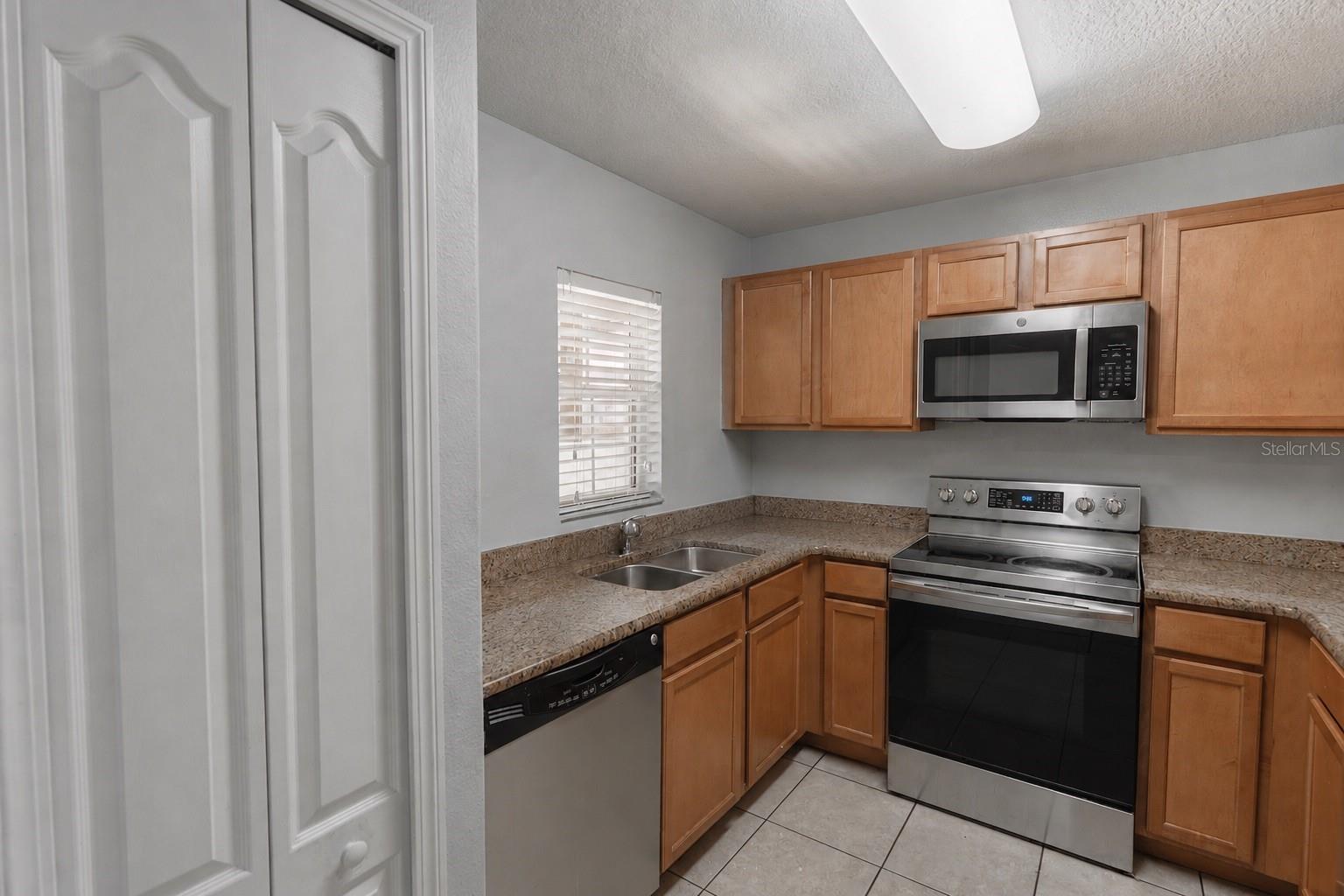 10928 Keys Gate Dr Property Photo 8