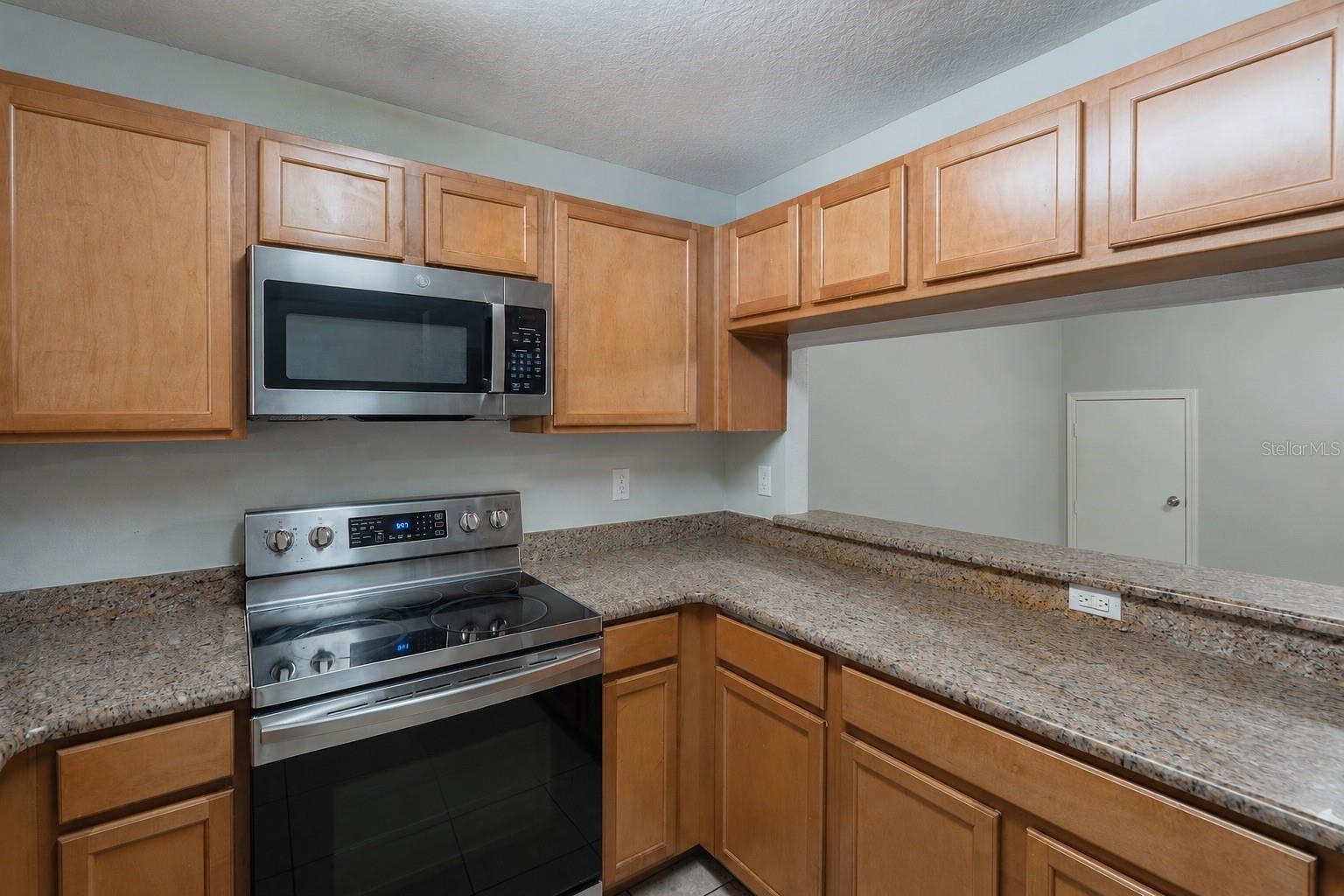 10928 Keys Gate Dr Property Photo 9