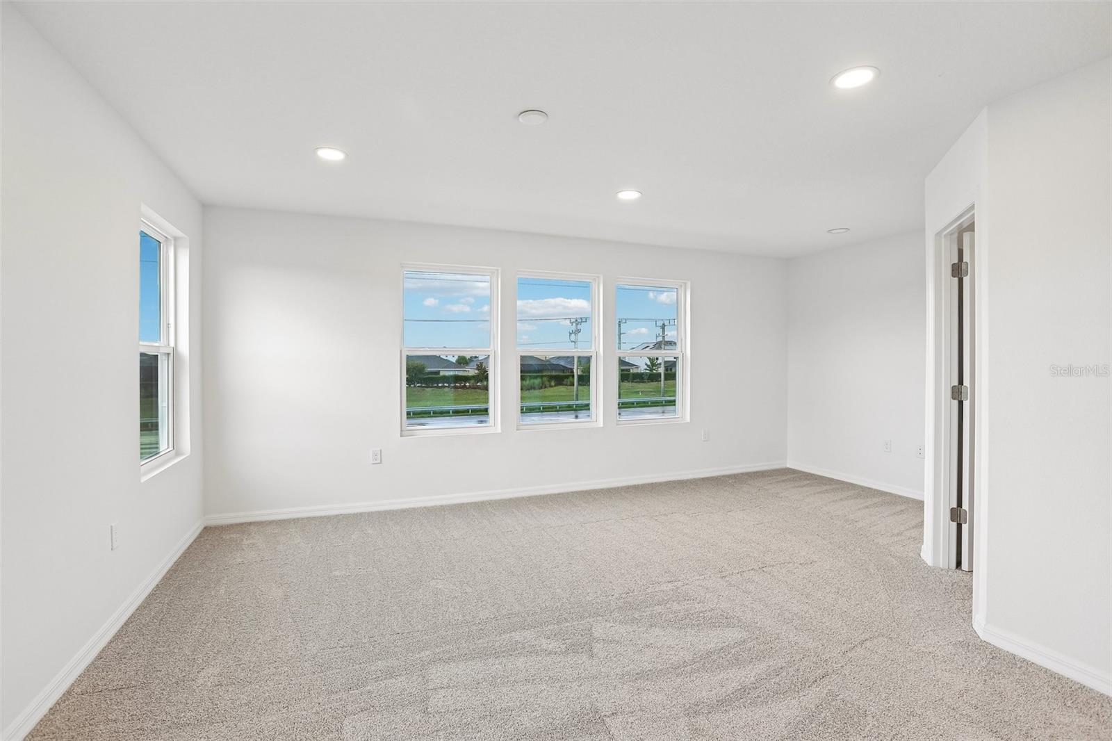 6876 Holcombe Down Dr Property Photo 14