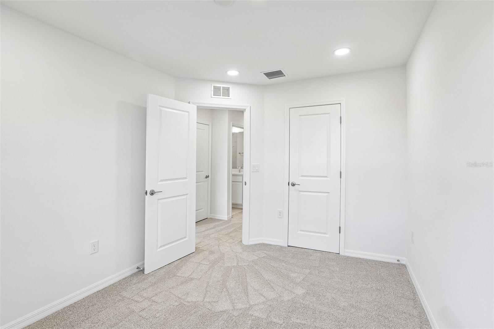 6876 Holcombe Down Dr Property Photo 22