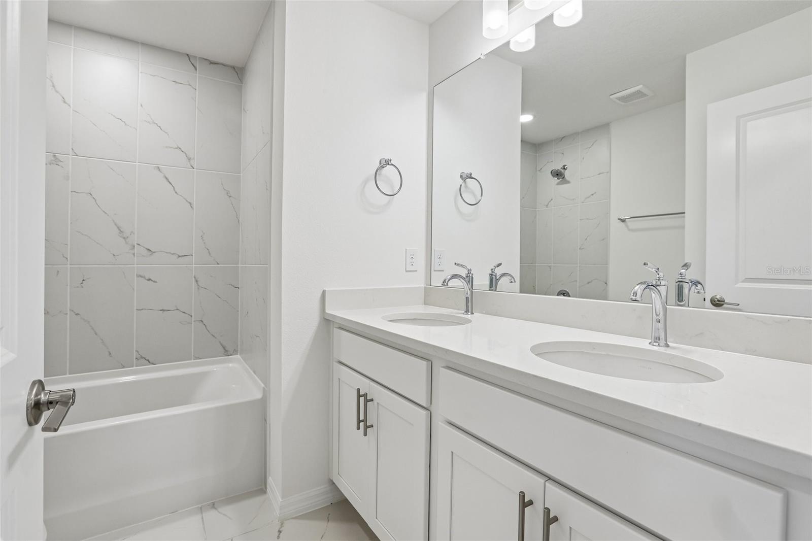 6876 Holcombe Down Dr Property Photo 25