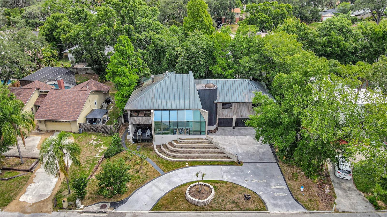 312 S Riverhills Dr Property Photo 4