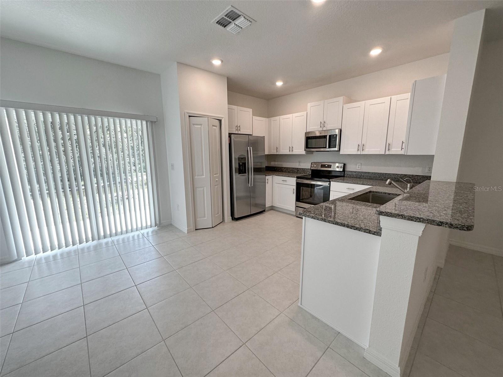TB8519226 Property Photo 8
