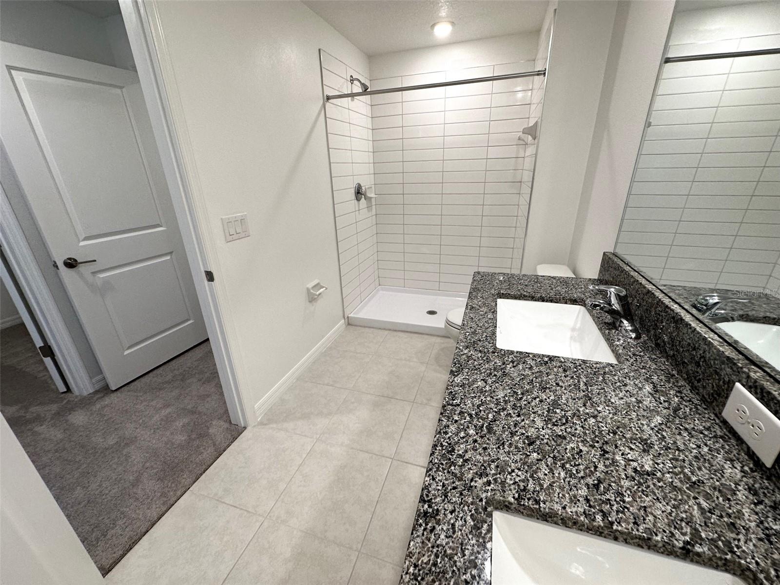 TB8519226 Property Photo 46