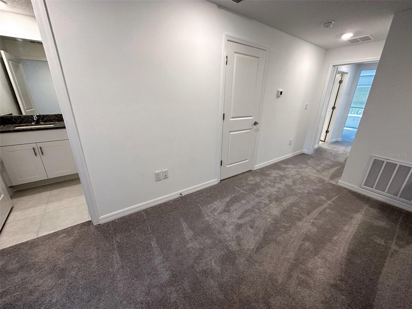 TB8519226 Property Photo 47