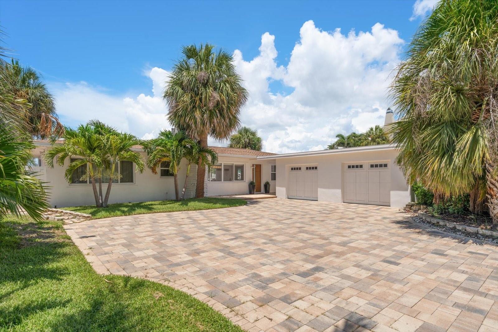 1854 Venetian Point Dr Property Photo 2