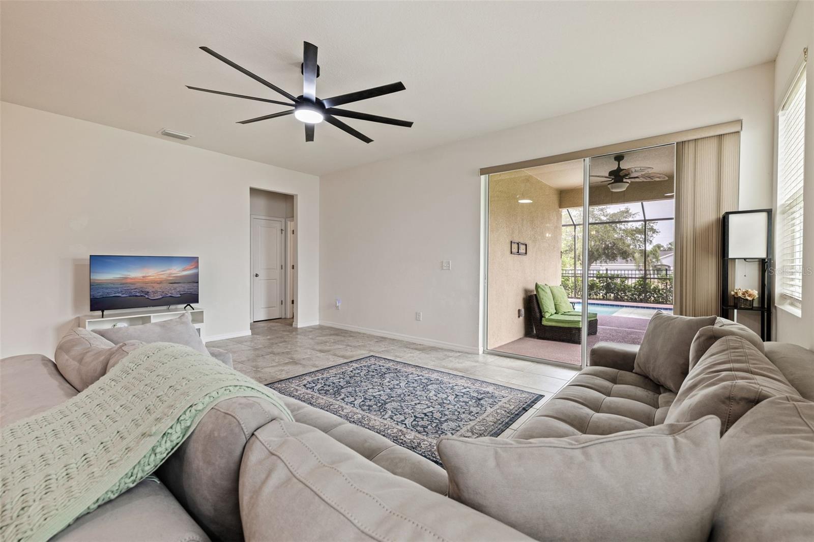 7533 Lantern Park Ave Property Photo 14