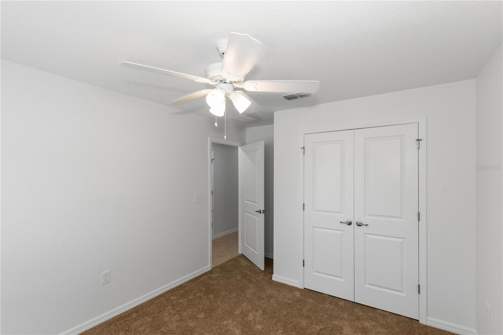 906 7th St Property Photo 5
