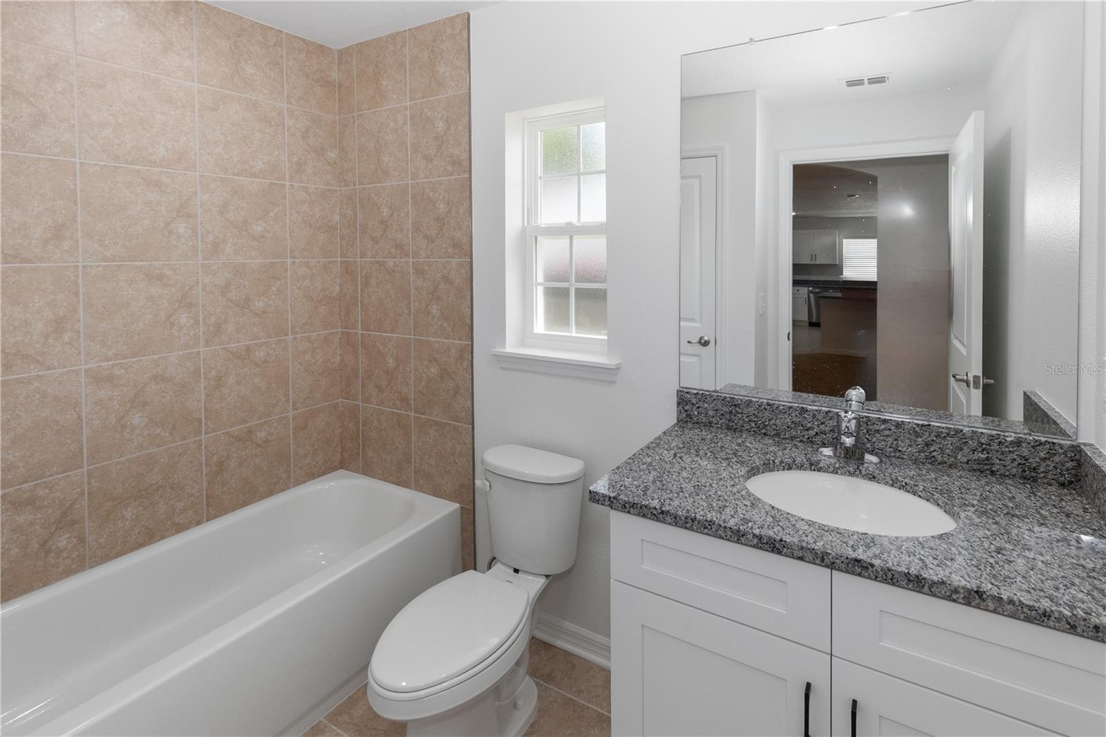 906 7th St Property Photo 19