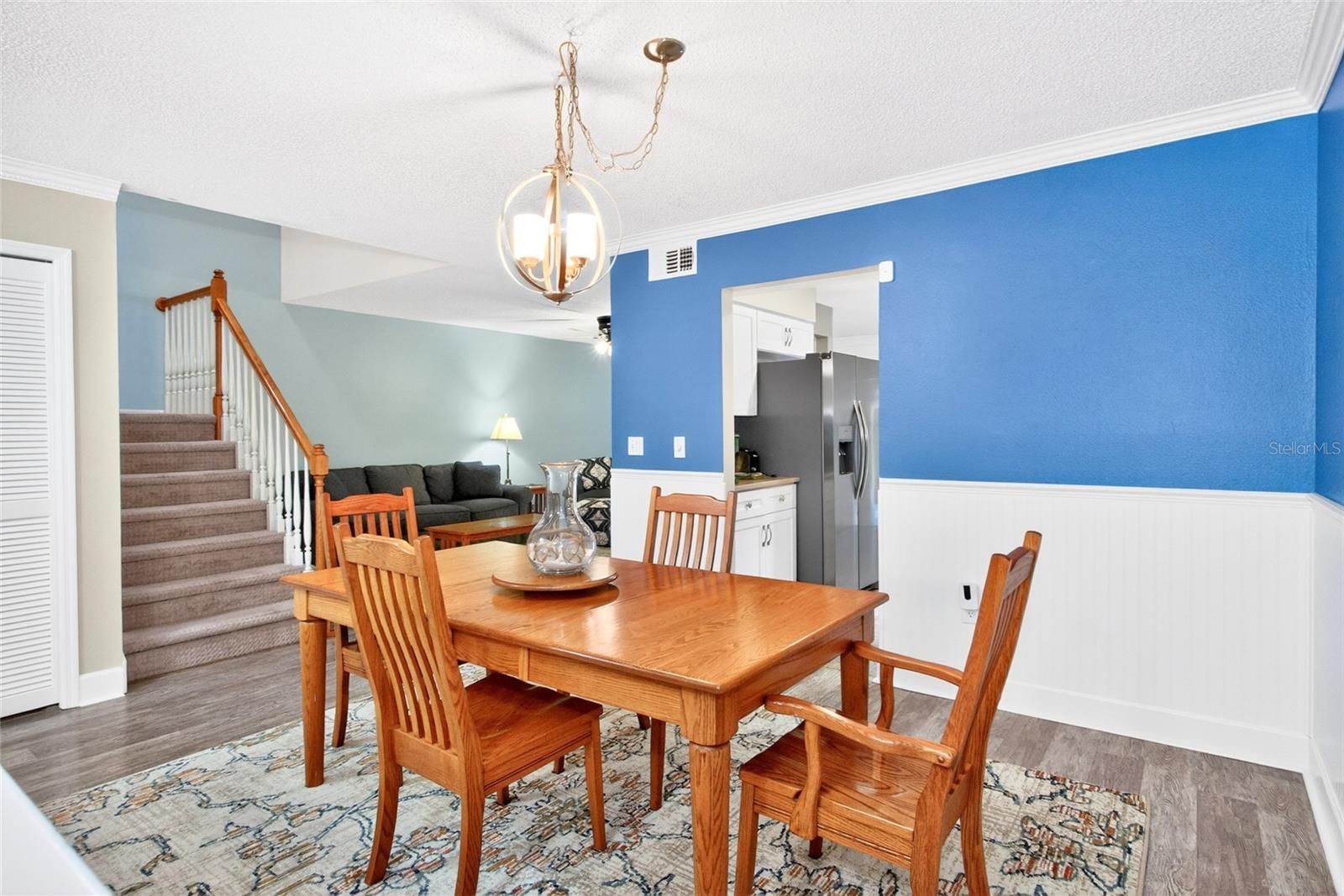 2524 W Brook Ln Property Photo 5