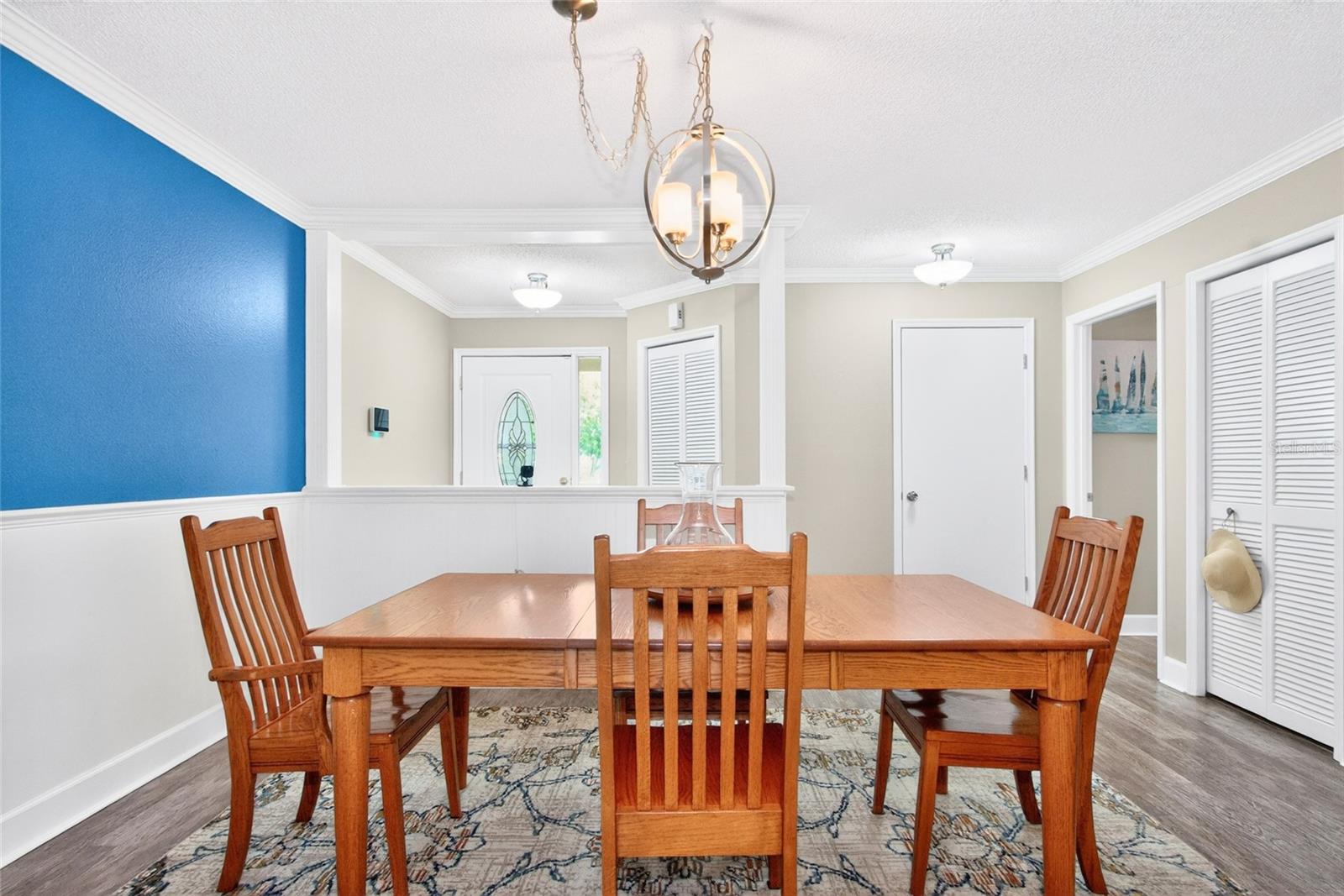 2524 W Brook Ln Property Photo 6